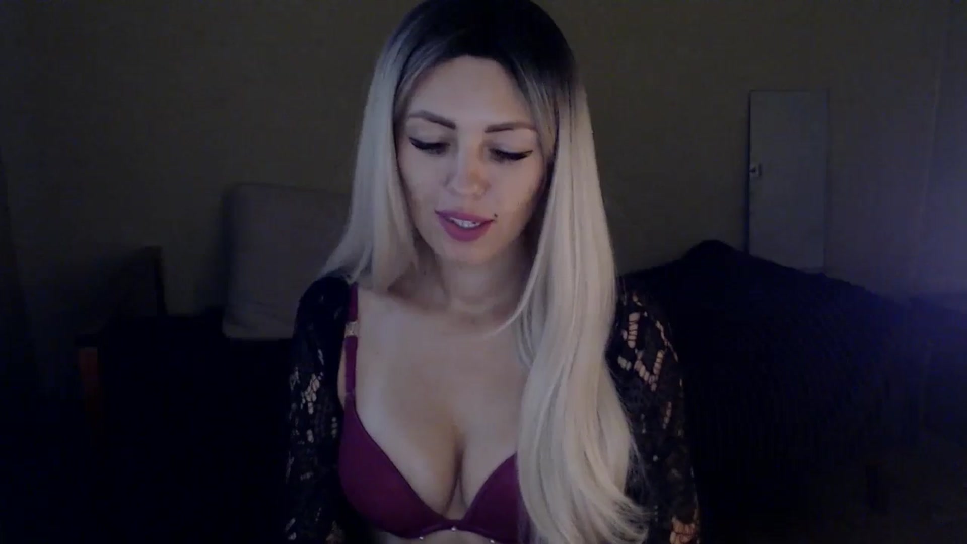 Gallery image thumbnail from Sabine8's myfreecams stream on, 10/21/2024, 13:53 image 15 of 20
