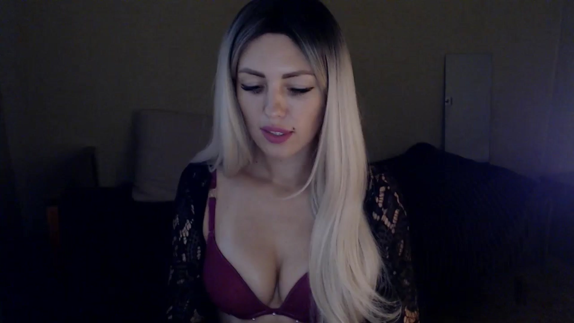 Gallery image thumbnail from Sabine8's myfreecams stream on, 10/21/2024, 13:53 image 17 of 20