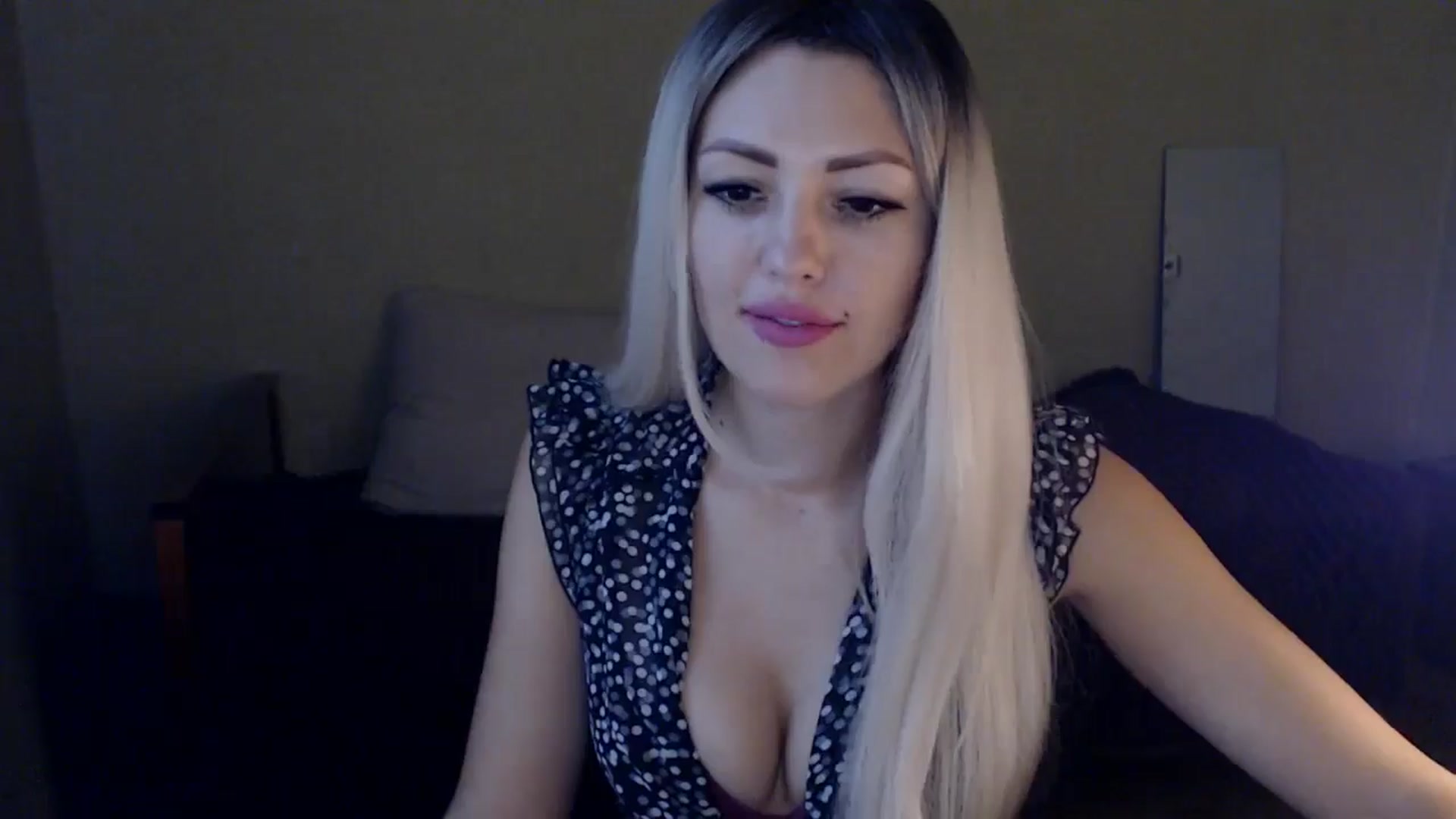 Gallery image thumbnail from Sabine8's myfreecams stream on, 10/26/2024, 11:31 image 16 of 20