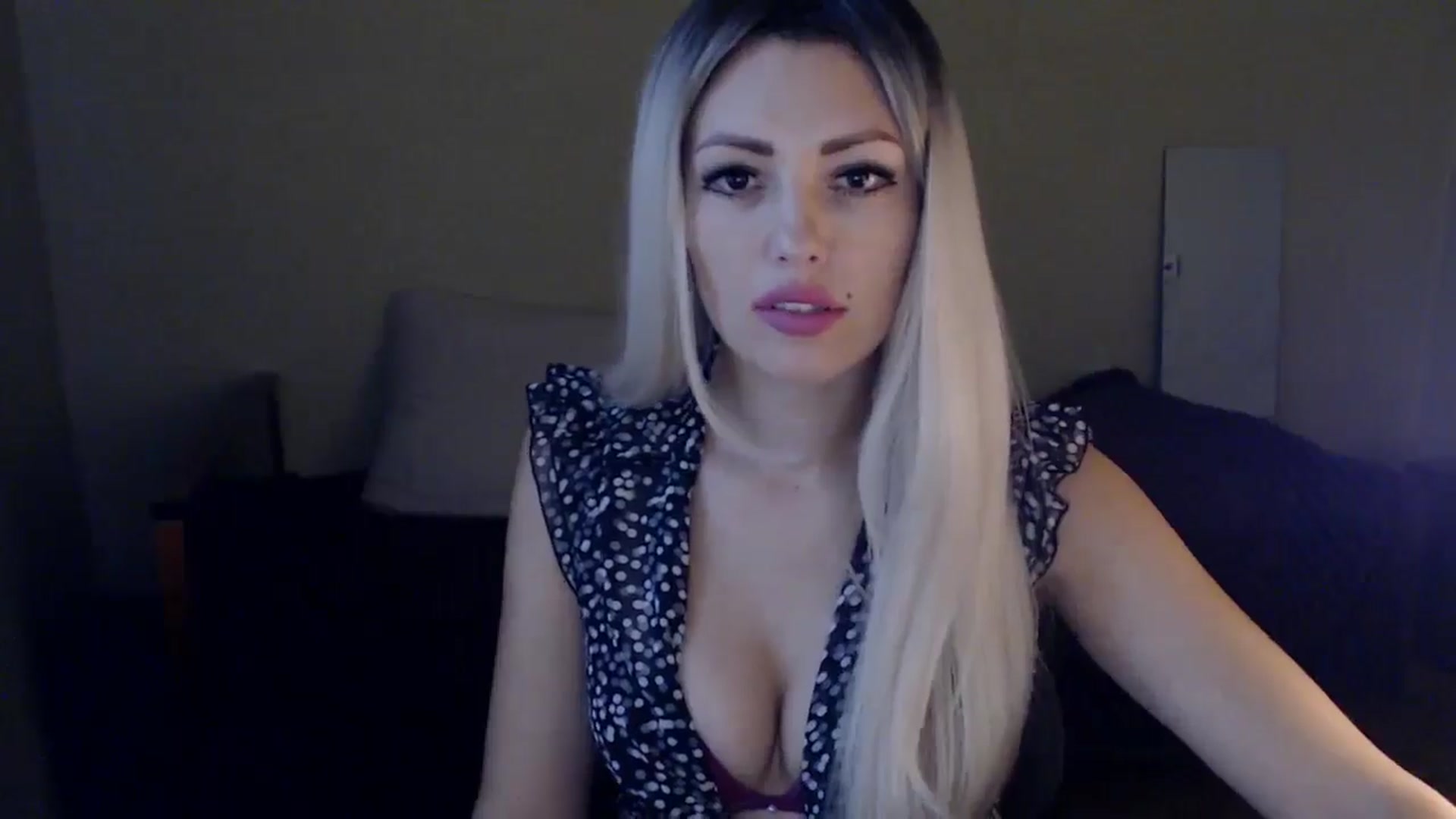 Gallery image thumbnail from Sabine8's myfreecams stream on, 10/26/2024, 11:31 image 17 of 20