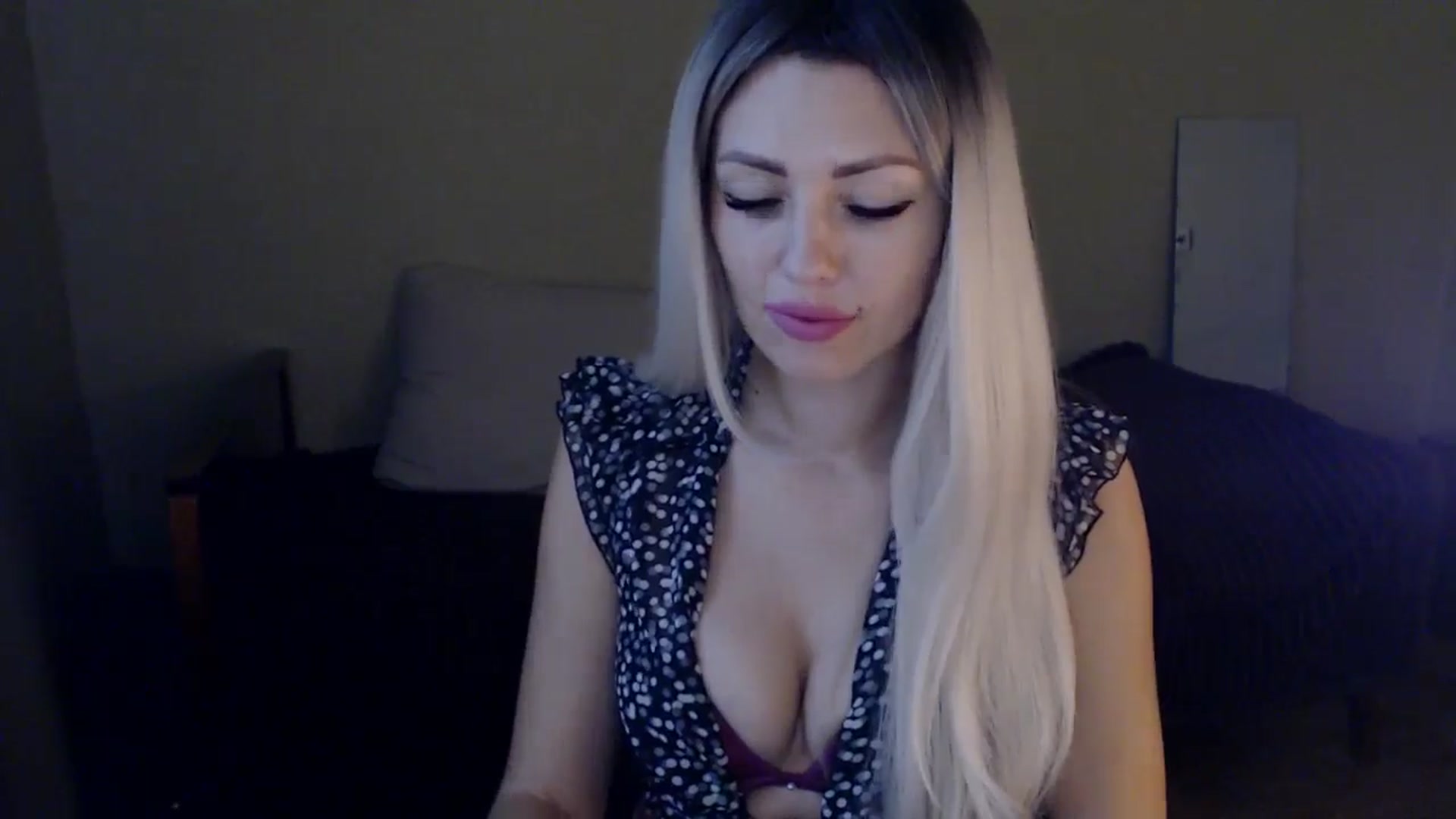 Gallery image thumbnail from Sabine8's myfreecams stream on, 10/26/2024, 11:31 image 8 of 20