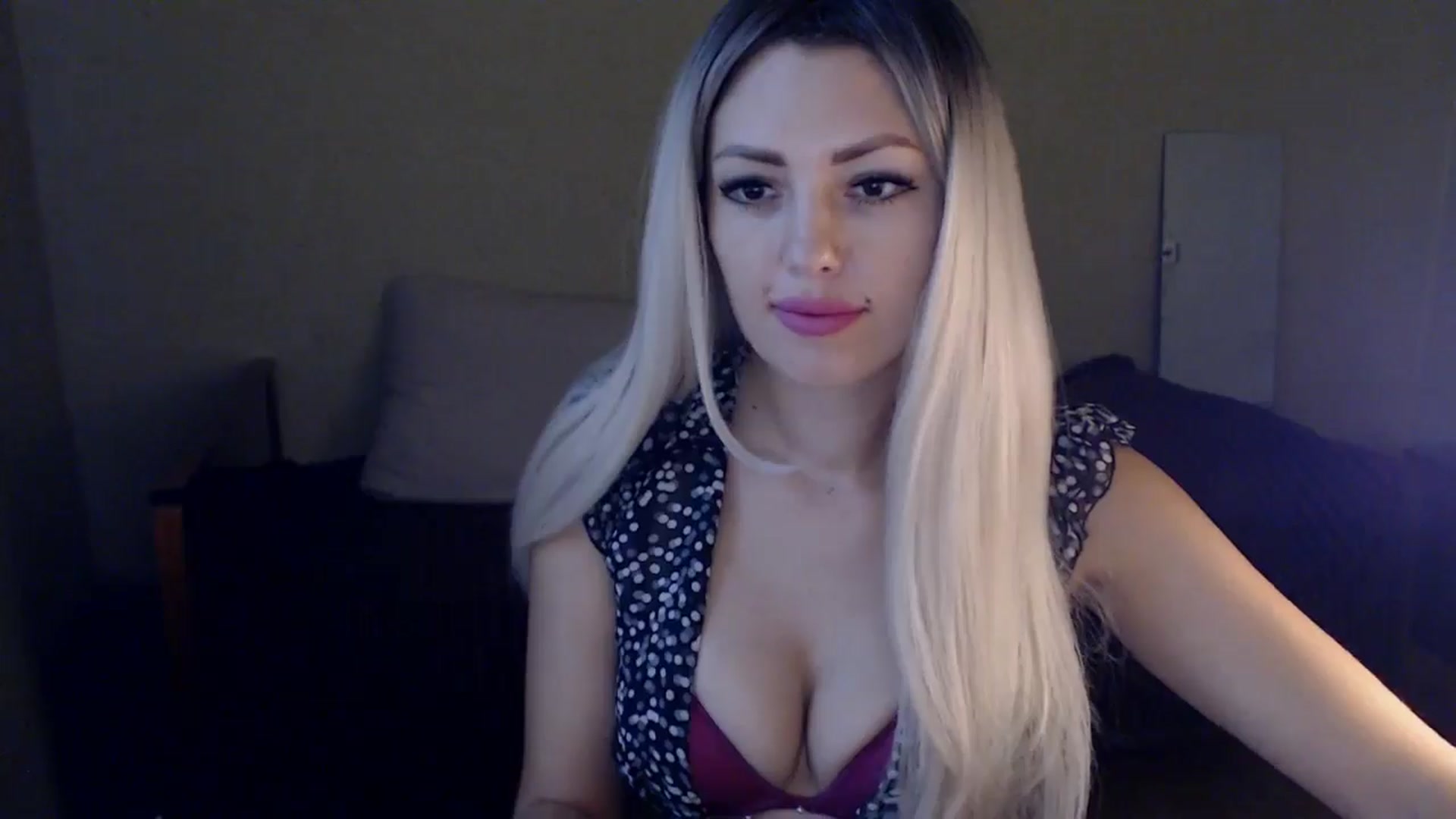 Gallery image thumbnail from Sabine8's myfreecams stream on, 10/26/2024, 12:08 image 3 of 20