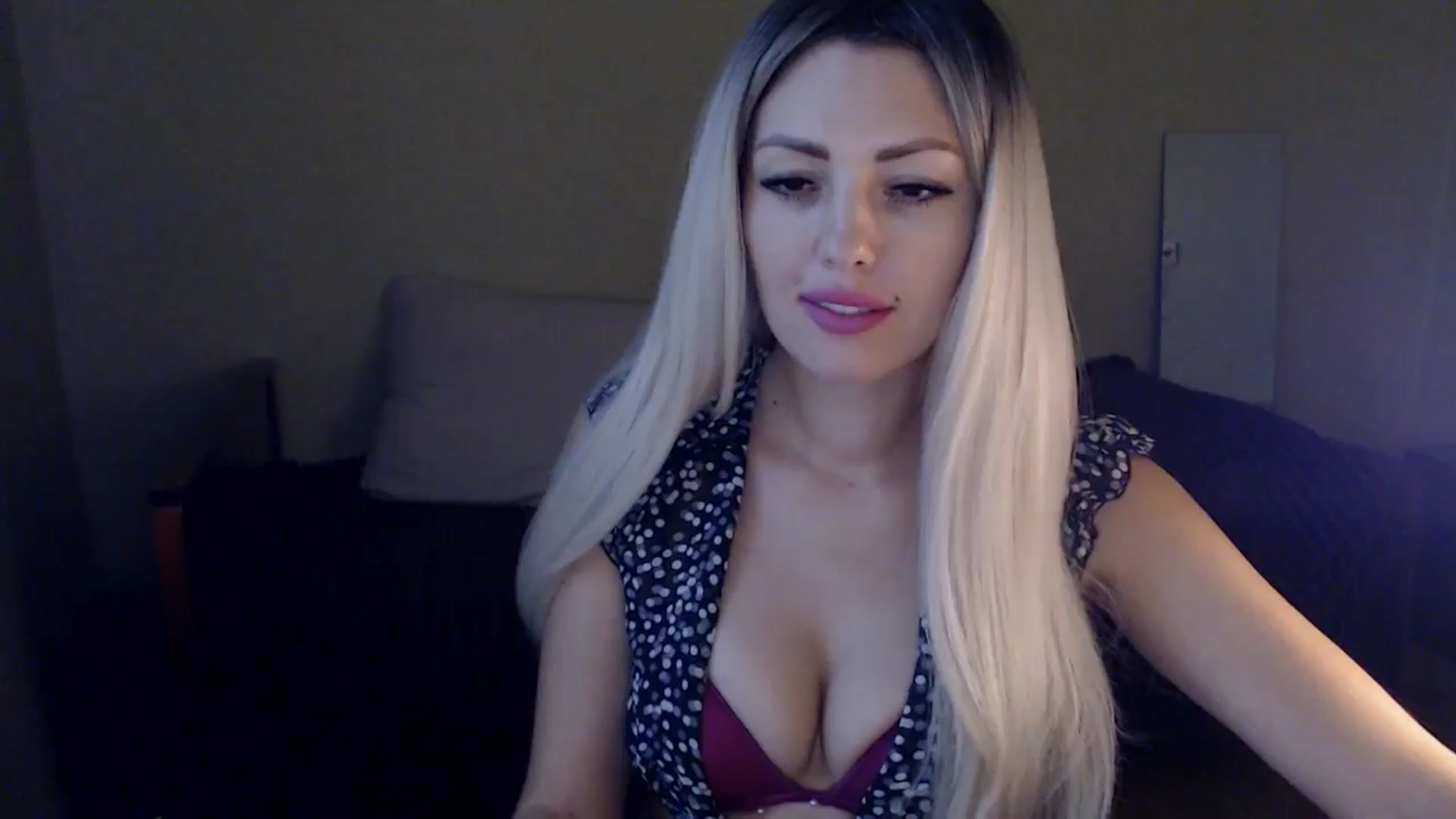 Gallery image thumbnail from Sabine8's myfreecams stream on, 10/26/2024, 12:08 image 19 of 20