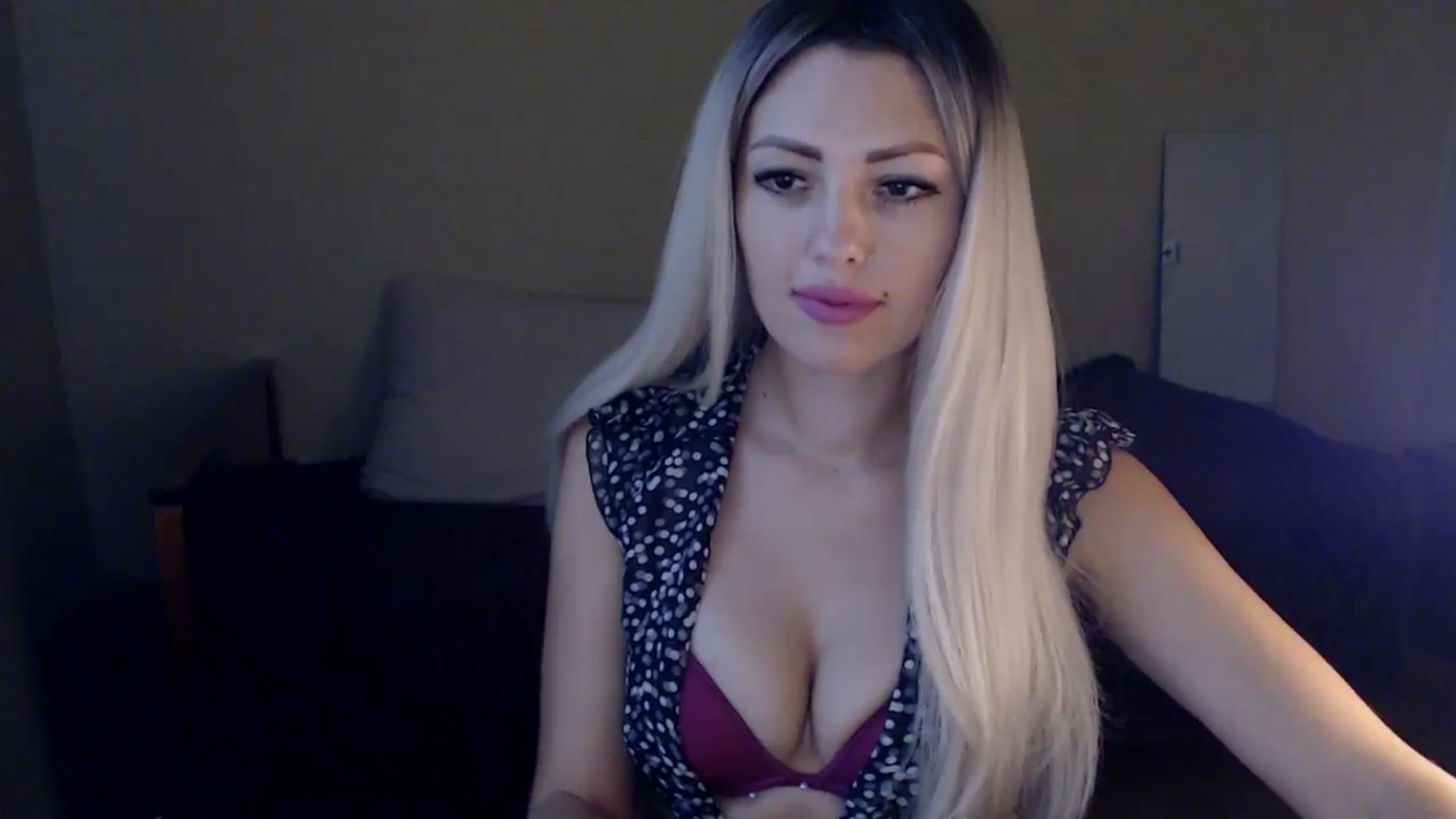 Gallery image thumbnail from Sabine8's myfreecams stream on, 10/26/2024, 12:08 image 15 of 20