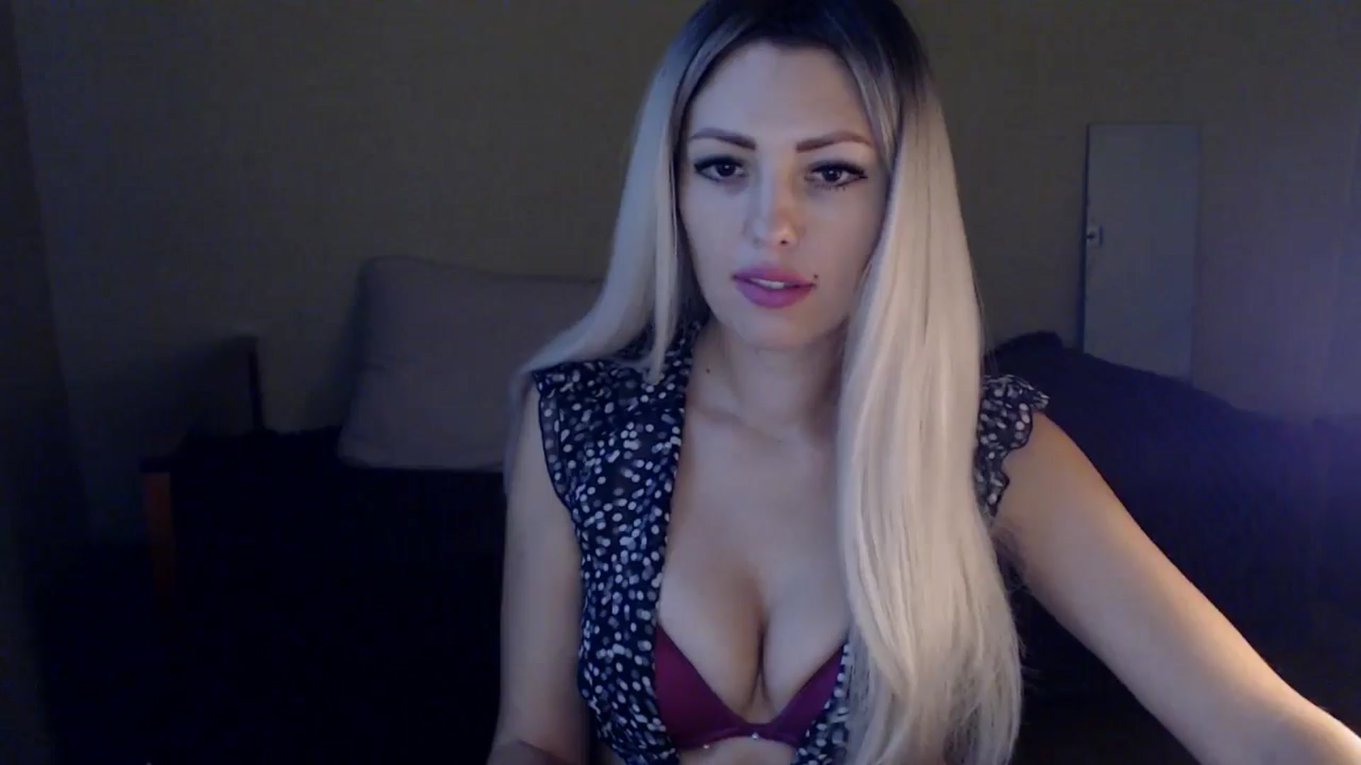 Gallery image thumbnail from Sabine8's myfreecams stream on, 10/26/2024, 12:08 image 10 of 20