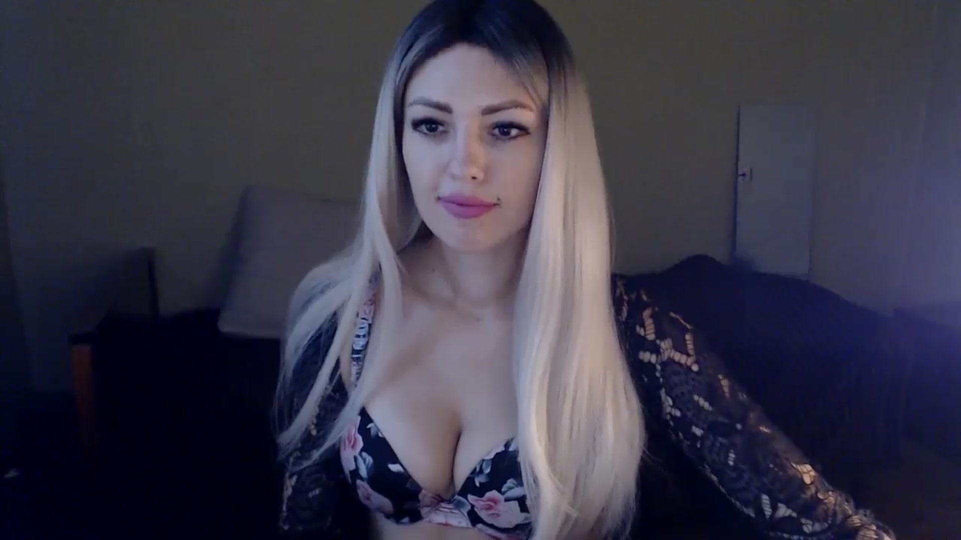 Gallery image thumbnail from Sabine8's myfreecams stream on, 10/29/2024, 11:32 image 3 of 20
