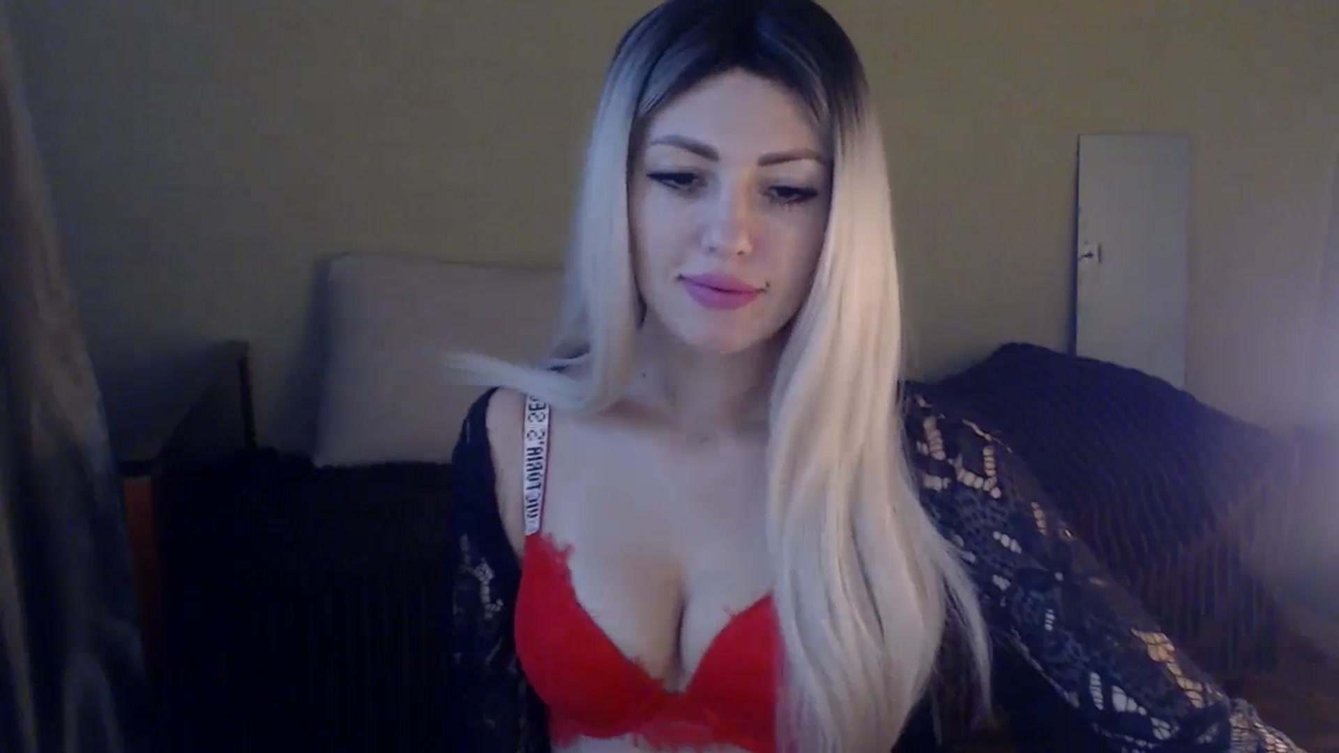 Gallery image thumbnail from Sabine8's myfreecams stream on, 11/19/2024, 10:03 image 11 of 20