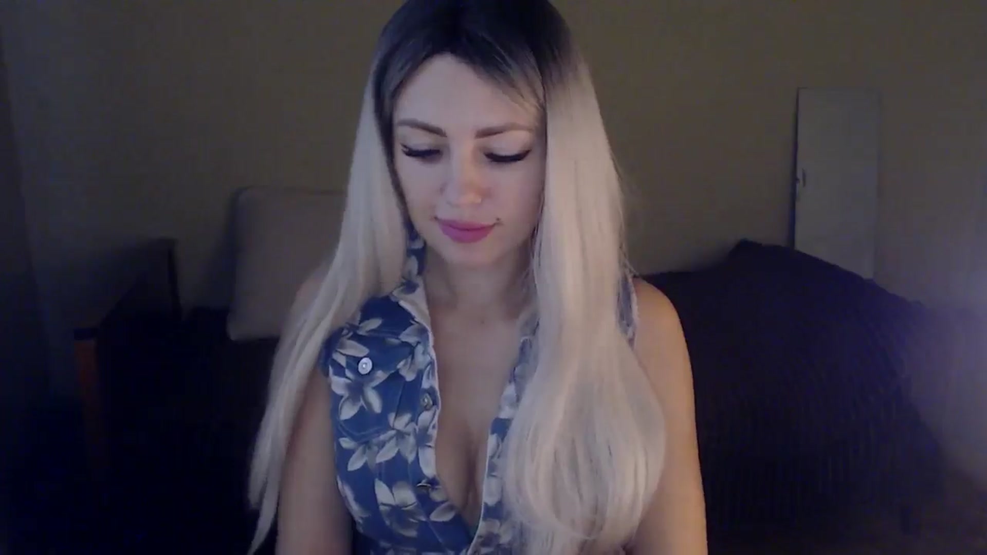 Gallery image thumbnail from Sabine8's myfreecams stream on, 11/23/2024, 12:01 image 16 of 20