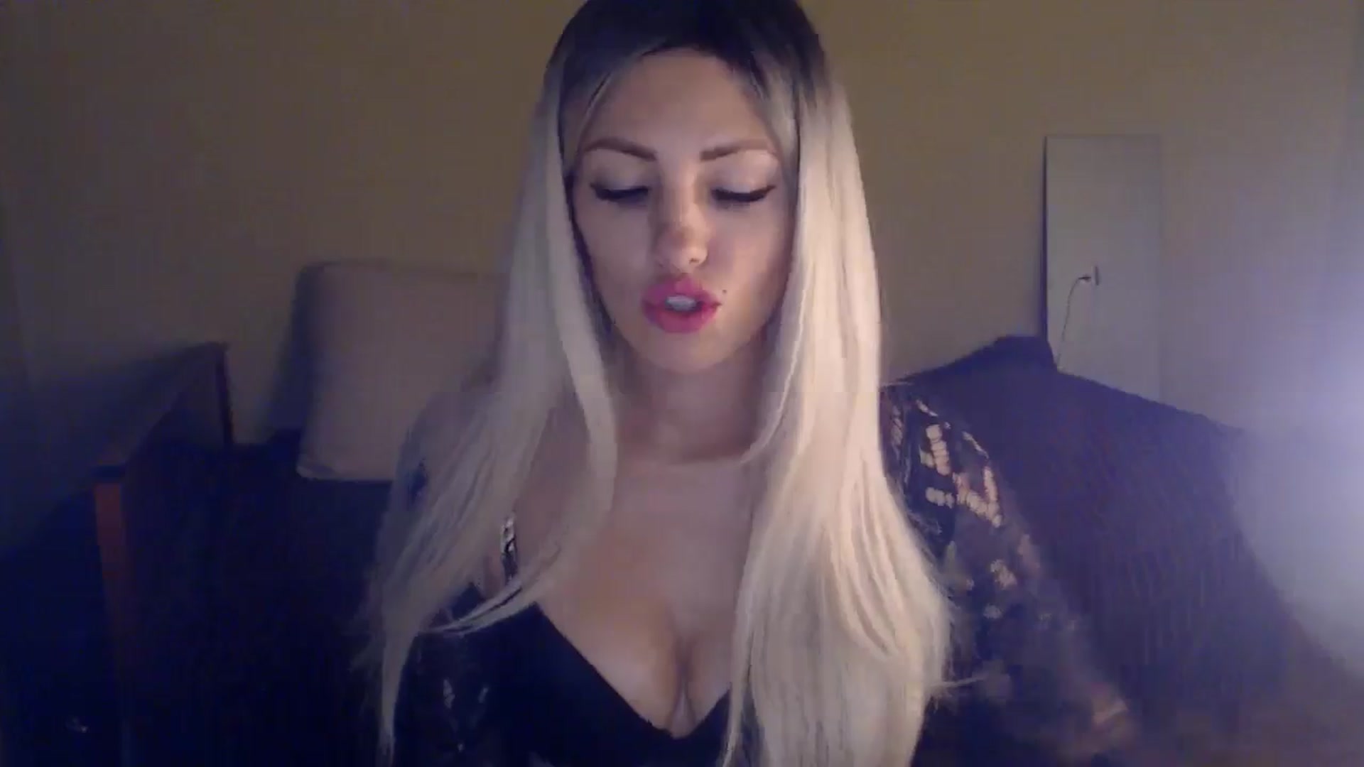 Gallery image thumbnail from Sabine8's myfreecams stream on, 11/27/2024, 15:10 image 11 of 20