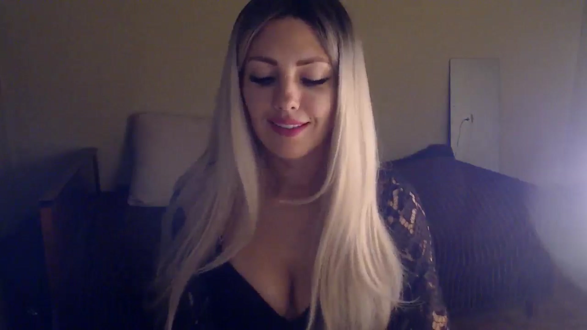 Gallery image thumbnail from Sabine8's myfreecams stream on, 11/27/2024, 15:10 image 13 of 20
