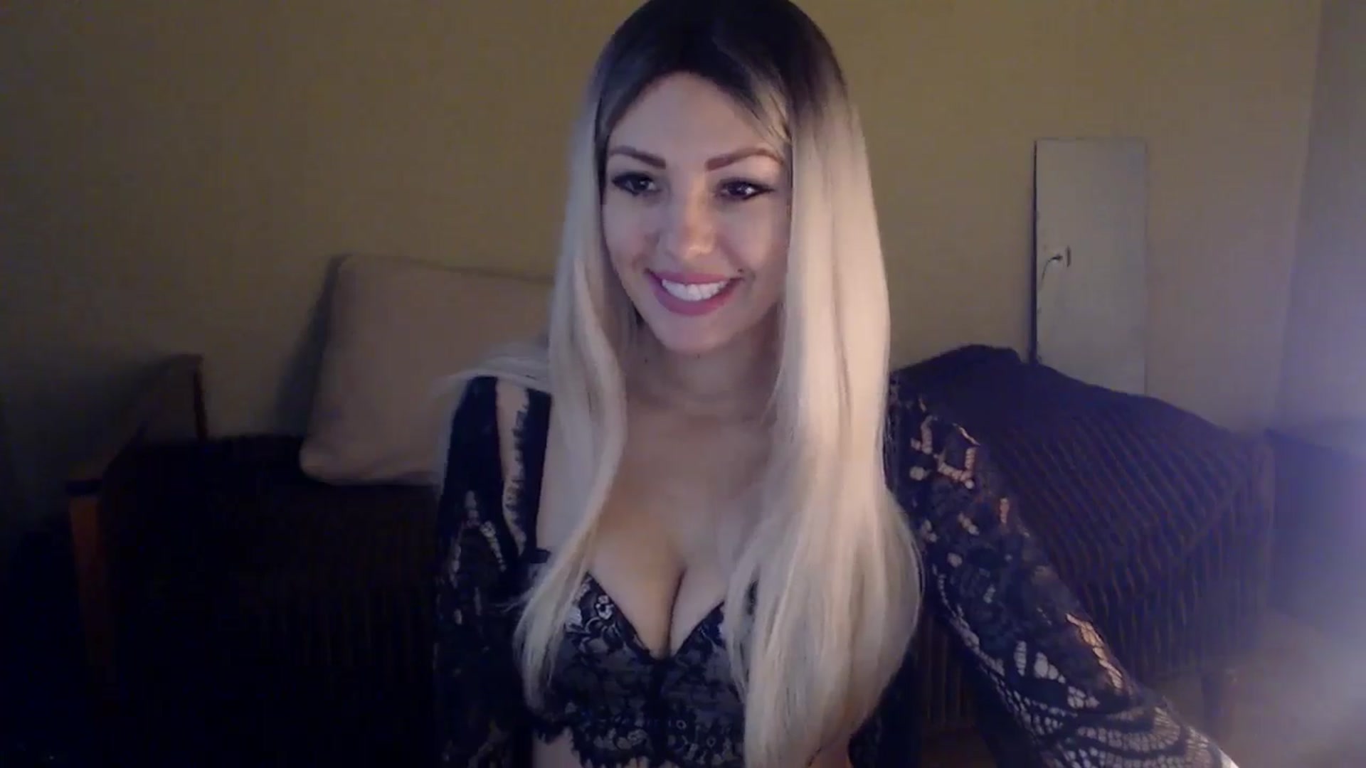 Gallery image thumbnail from Sabine8's myfreecams stream on, 12/03/2024, 09:23 image 6 of 20