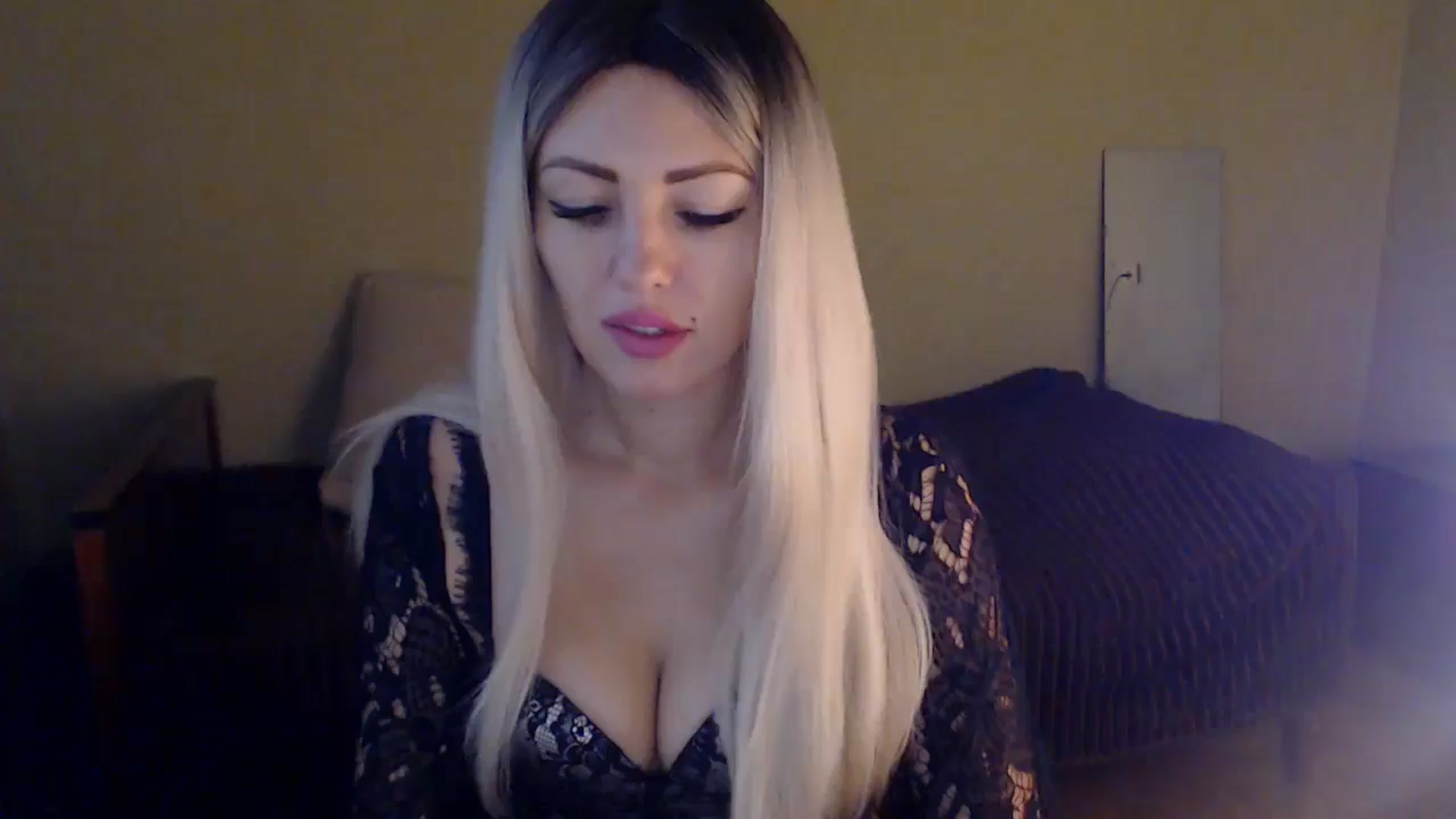 Gallery image thumbnail from Sabine8's myfreecams stream on, 12/03/2024, 09:23 image 1 of 20