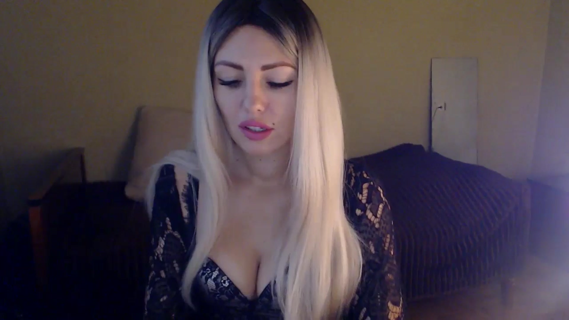 Gallery image thumbnail from Sabine8's myfreecams stream on, 12/03/2024, 09:23 image 17 of 20