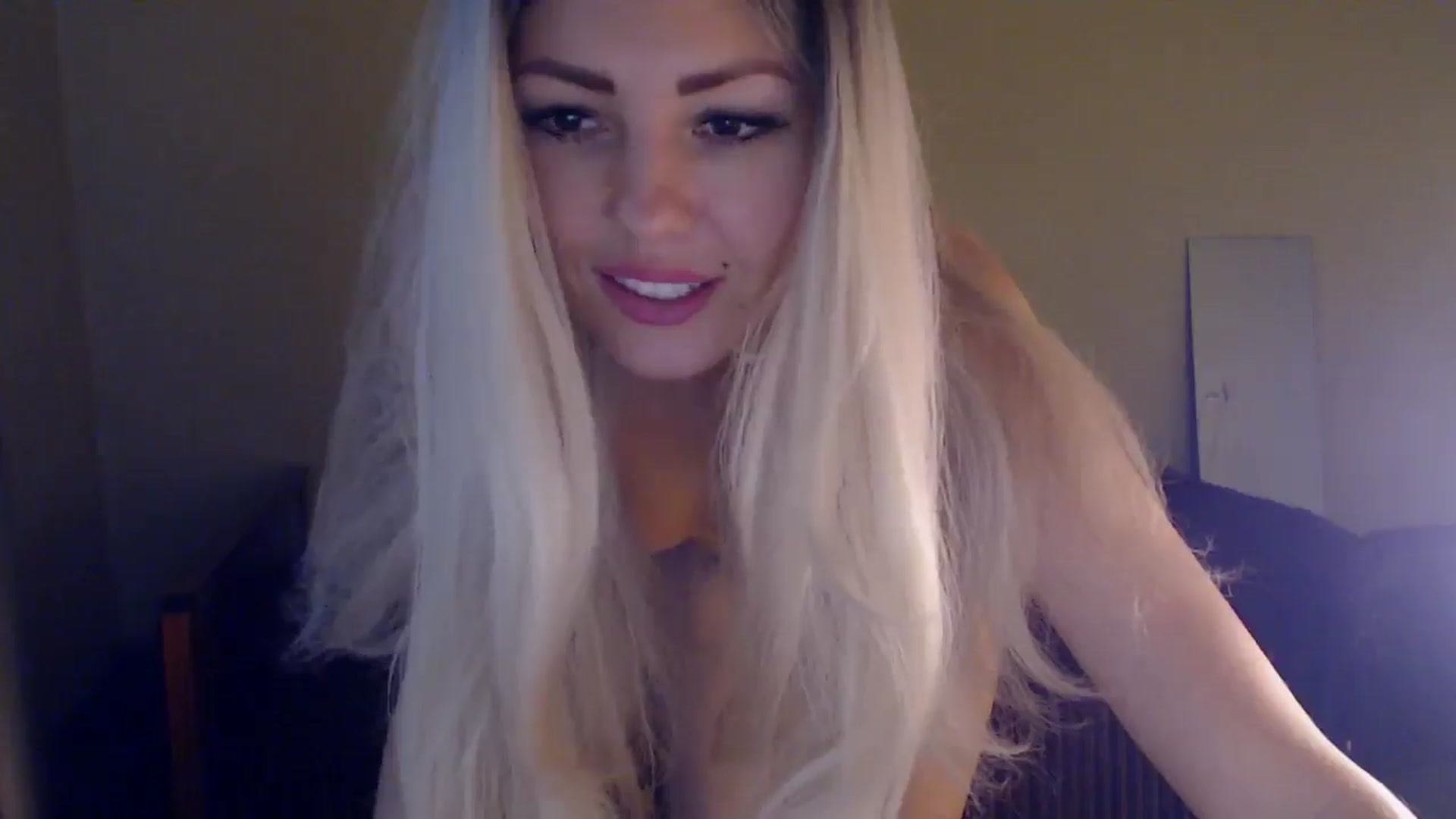 Gallery image thumbnail from Sabine8's myfreecams stream on, 12/07/2024, 13:31 image 6 of 20