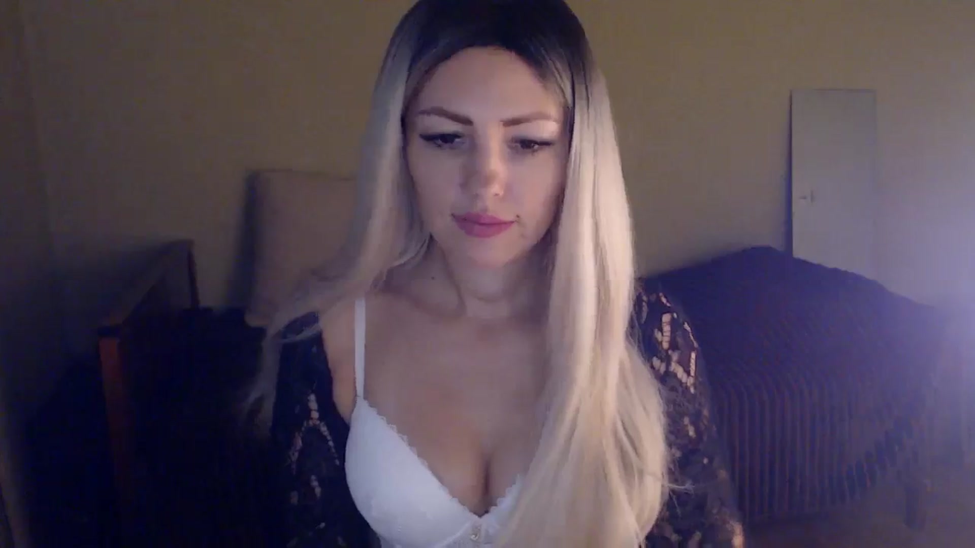 Gallery image thumbnail from Sabine8's myfreecams stream on, 12/07/2024, 13:31 image 17 of 20