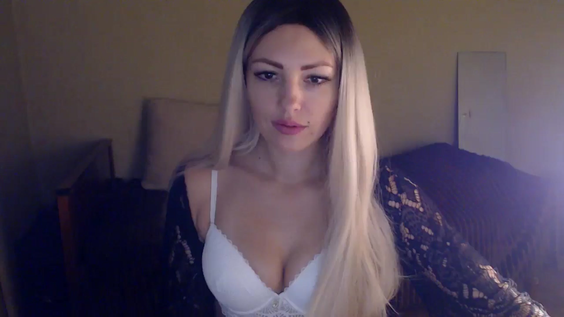 Gallery image thumbnail from Sabine8's myfreecams stream on, 12/07/2024, 13:31 image 18 of 20