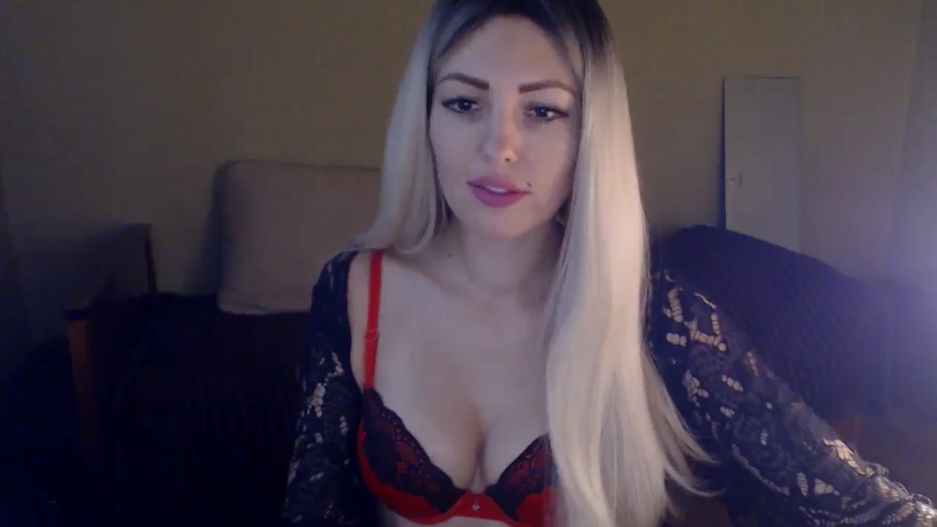 Gallery image thumbnail from Sabine8's myfreecams stream on, 12/10/2024, 12:28 image 8 of 20