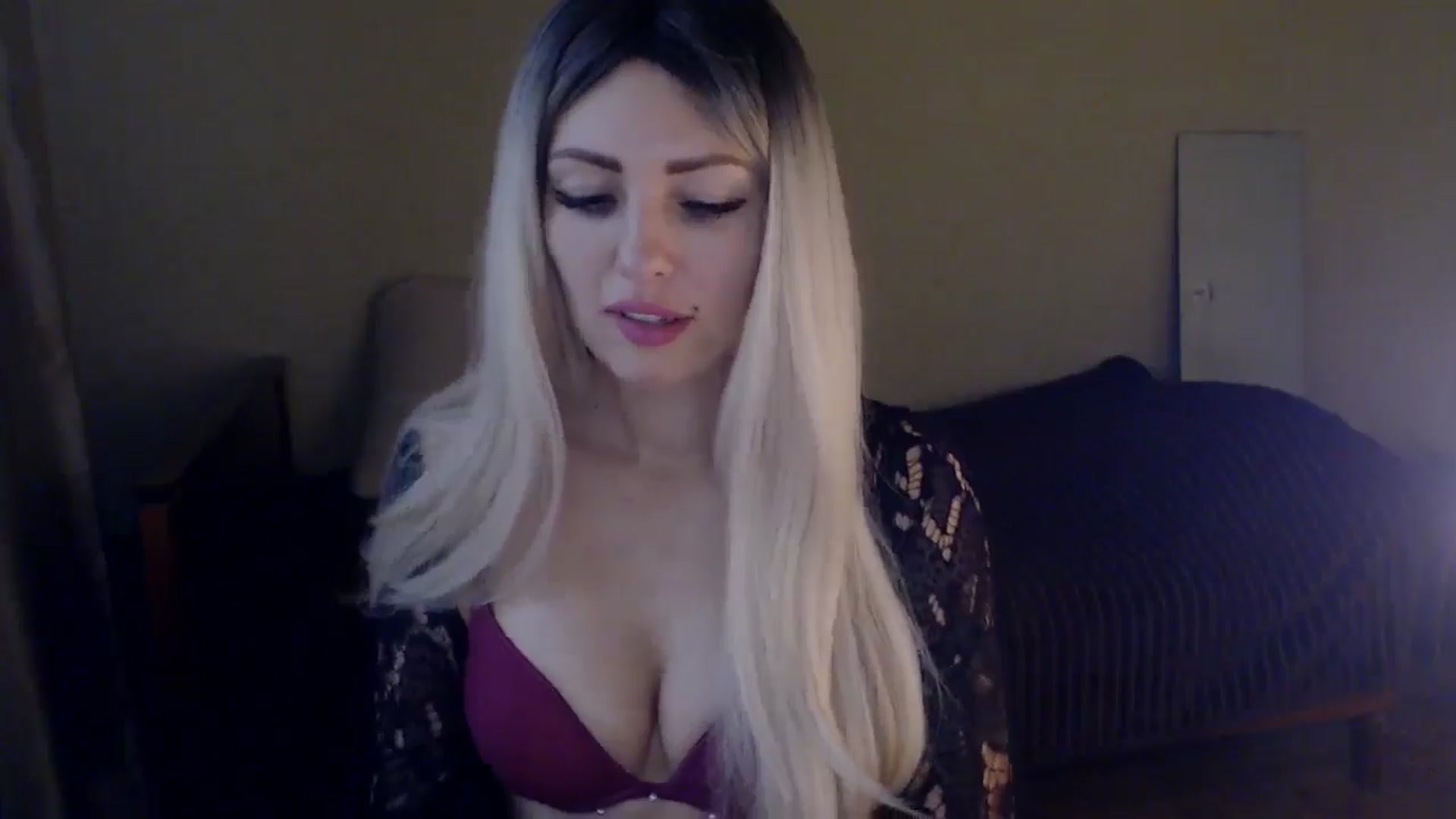 Gallery image thumbnail from Sabine8's myfreecams stream on, 12/12/2024, 11:19 image 8 of 20
