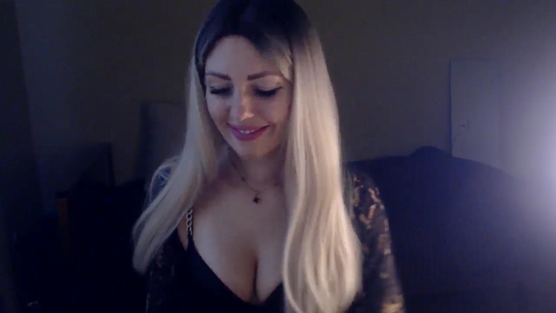 Gallery image thumbnail from Sabine8's myfreecams stream on, 12/26/2024, 11:16 image 14 of 20
