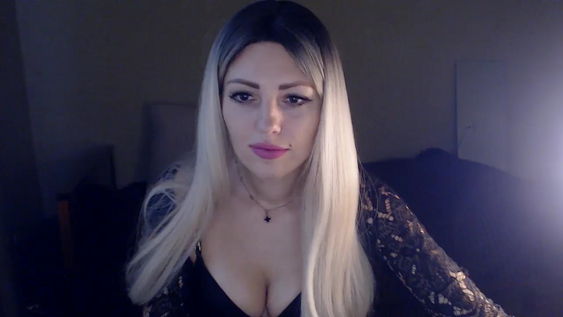 Gallery image thumbnail from Sabine8's myfreecams stream on, 12/26/2024, 11:16 image 17 of 20