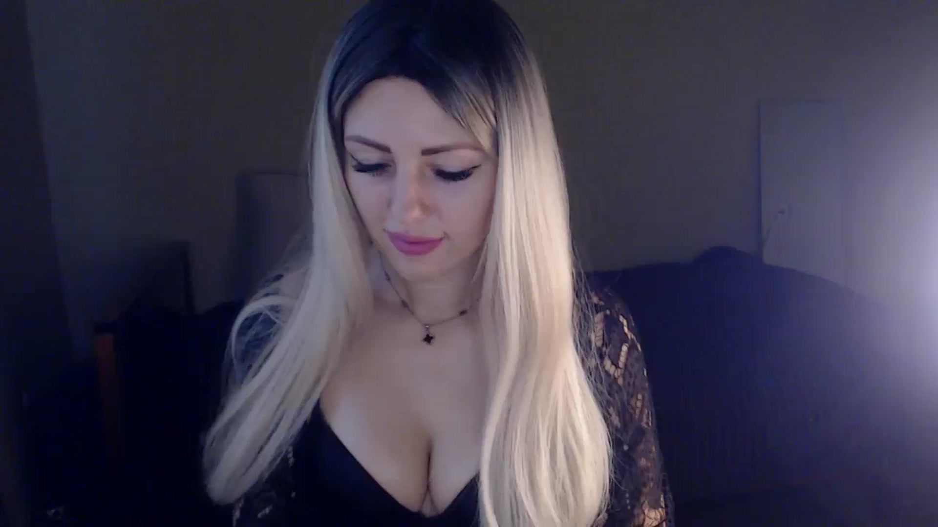 Gallery image thumbnail from Sabine8's myfreecams stream on, 12/26/2024, 11:16 image 18 of 20