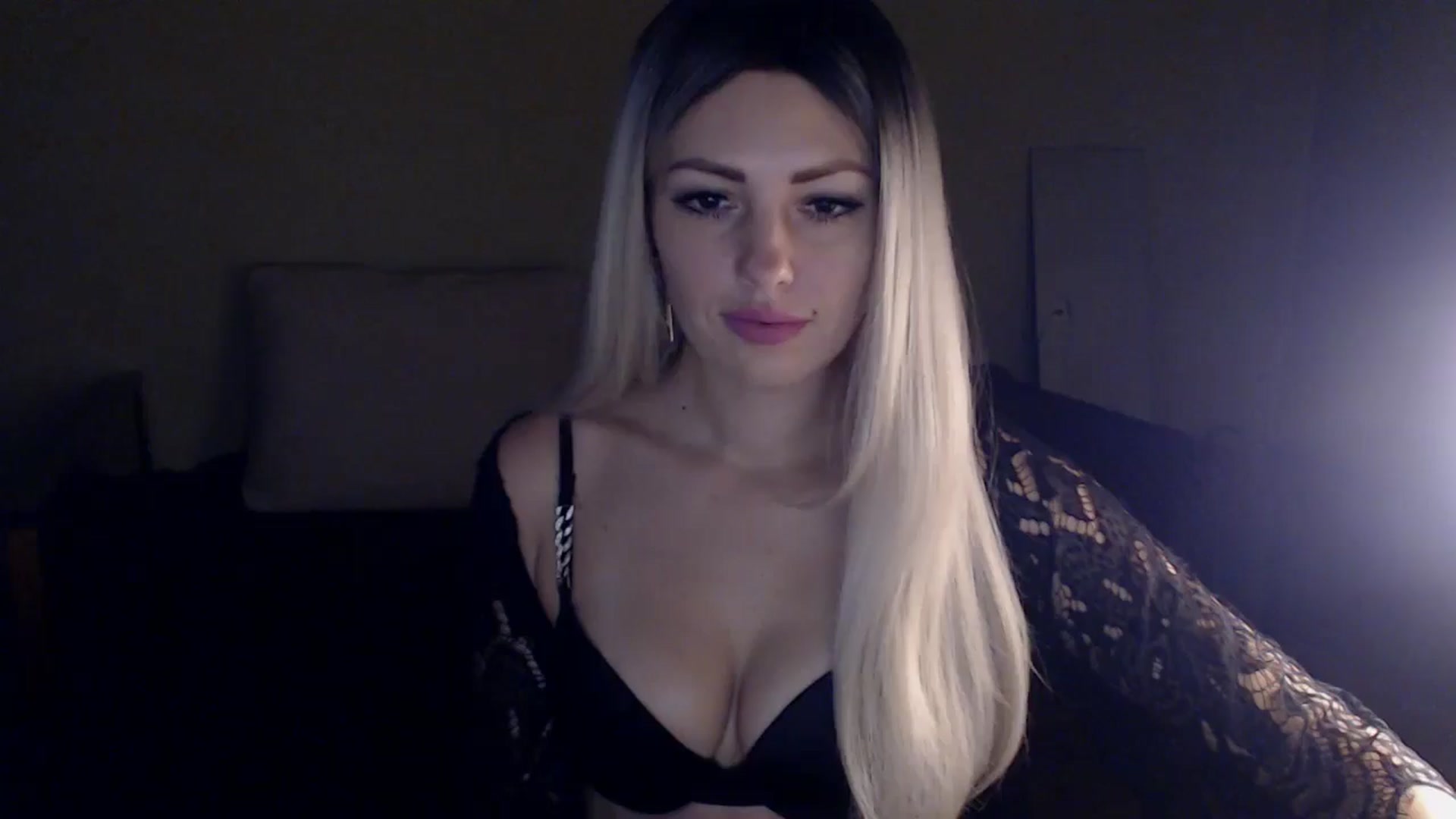 Gallery image thumbnail from Sabine8's myfreecams stream on, 12/28/2024, 13:57 image 1 of 20