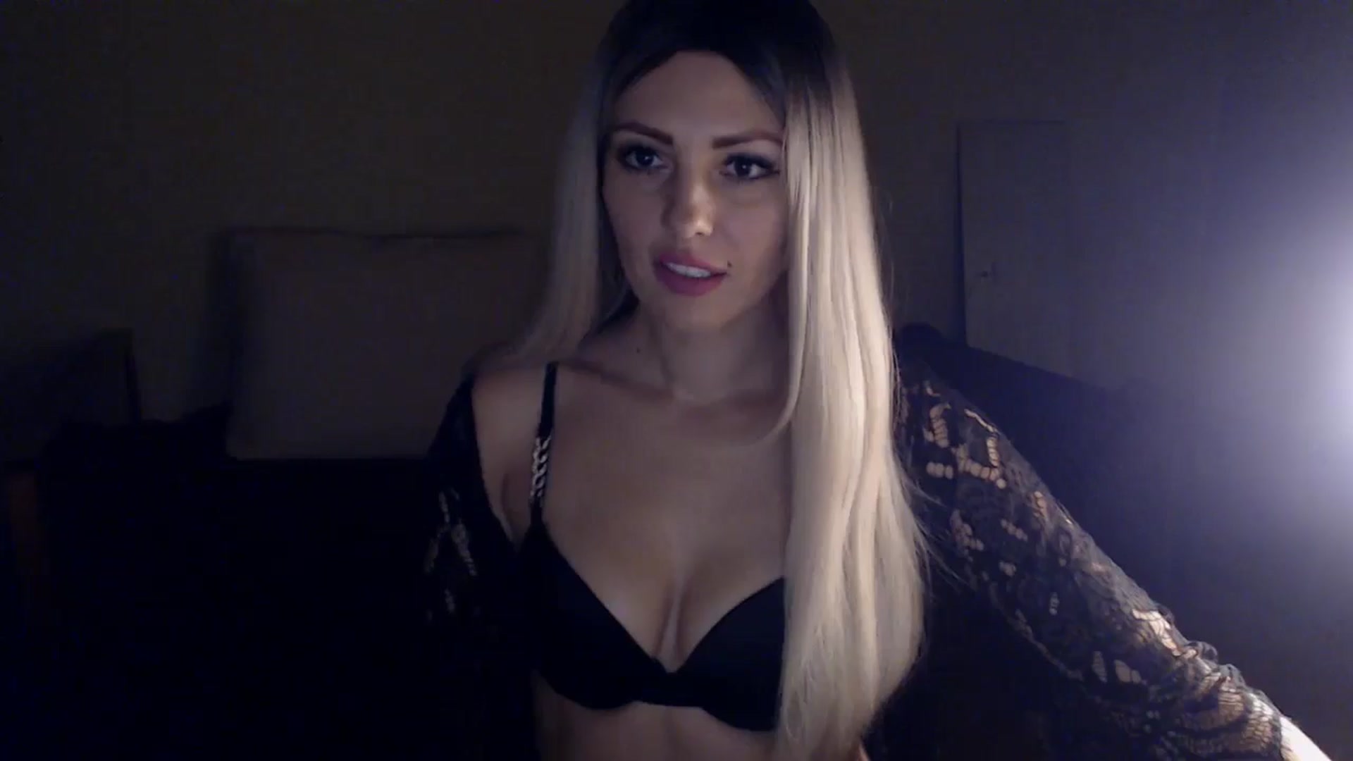 Gallery image thumbnail from Sabine8's myfreecams stream on, 12/28/2024, 14:49 image 17 of 20