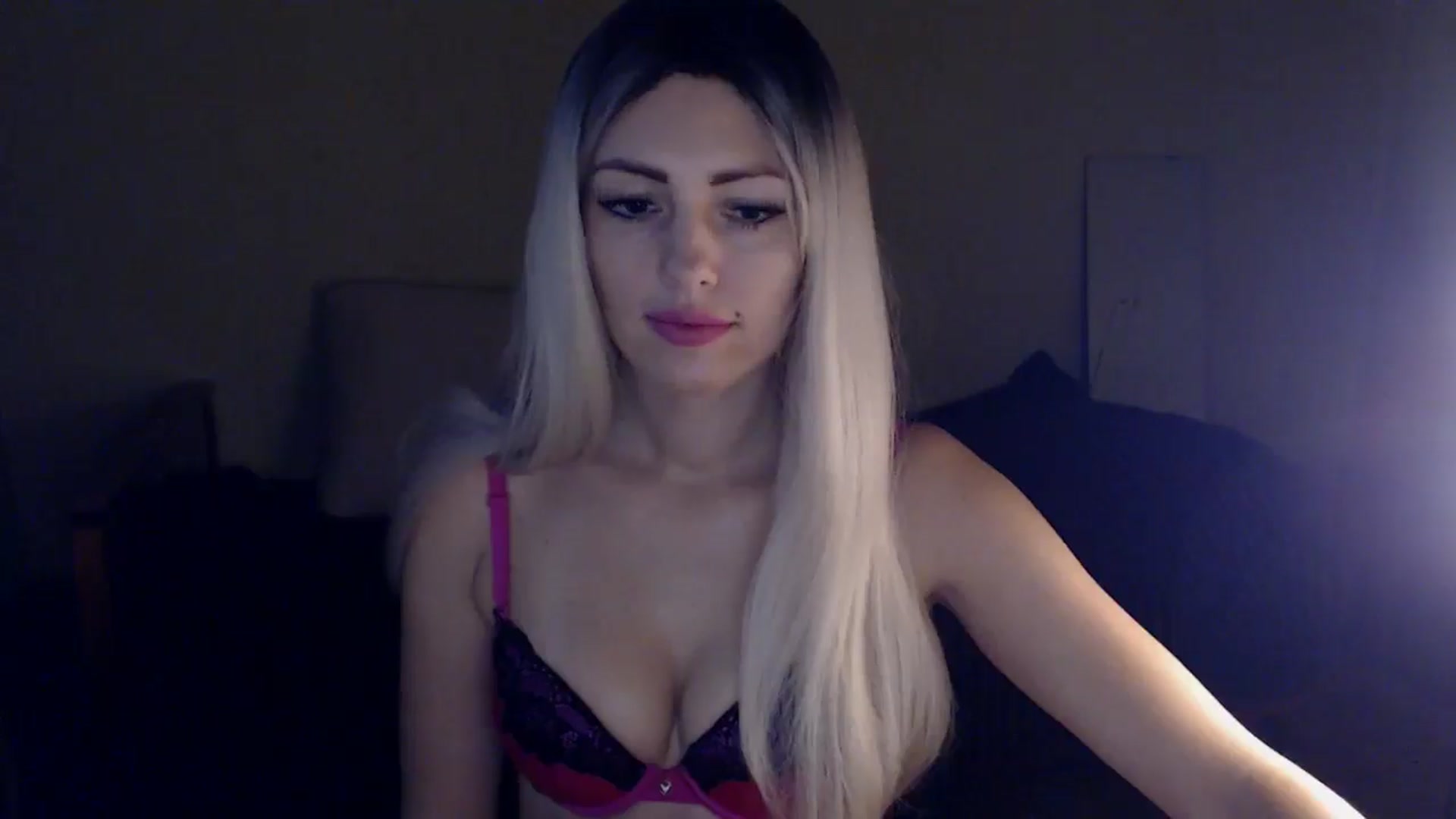 Gallery image thumbnail from Sabine8's myfreecams stream on, 01/04/2025, 13:58 image 5 of 20
