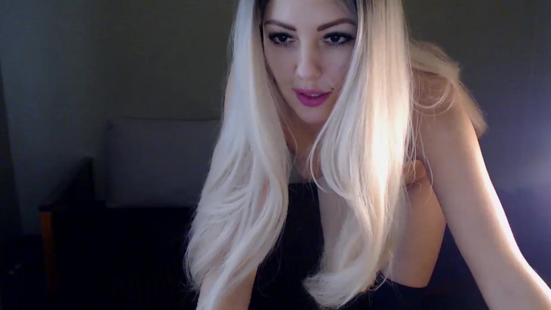 Gallery image thumbnail from Sabine8's myfreecams stream on, 01/23/2025, 11:20 image 11 of 20
