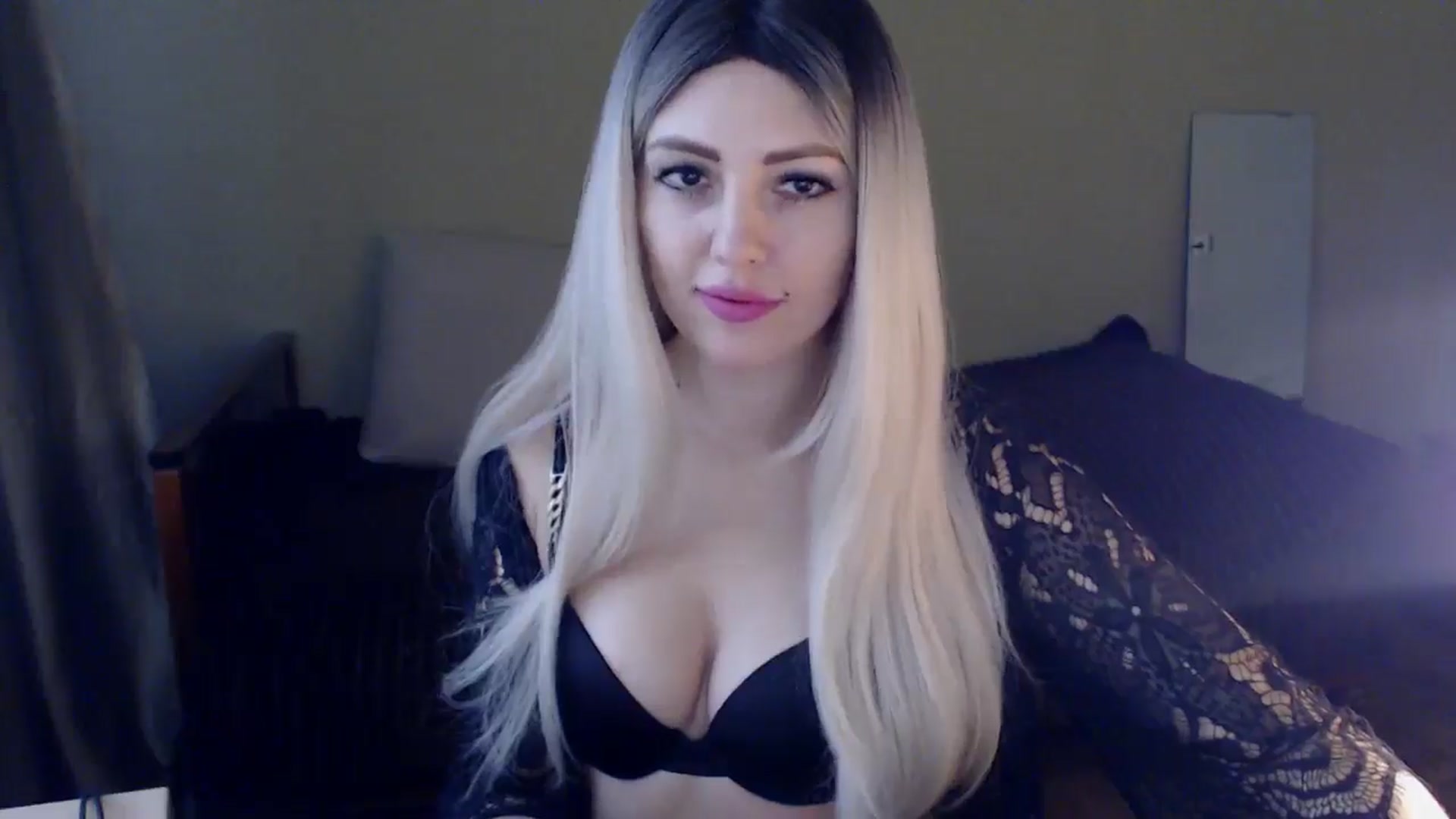 Gallery image thumbnail from Sabine8's myfreecams stream on, 02/06/2025, 10:58 image 7 of 20