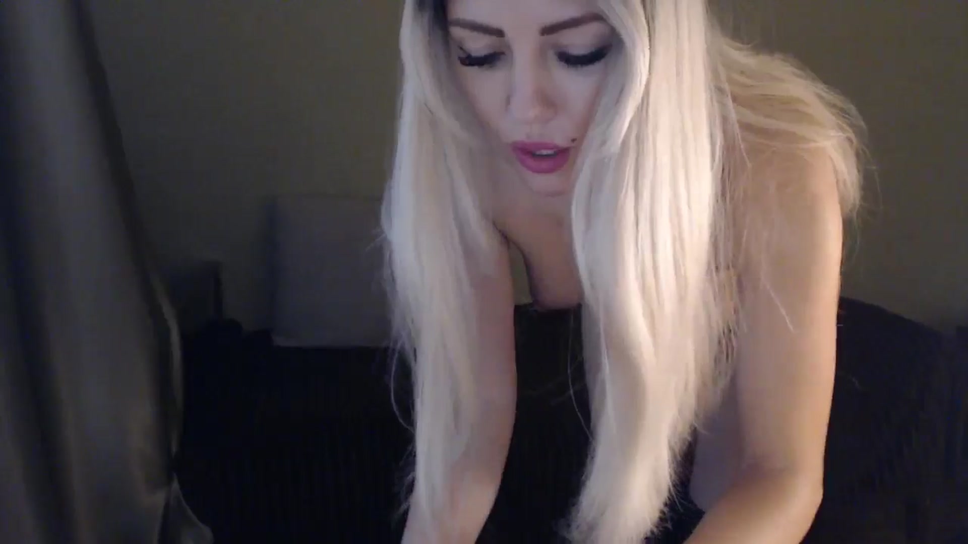 Gallery image thumbnail from Sabine8's myfreecams stream on, 03/25/2025, 12:36 image 18 of 20