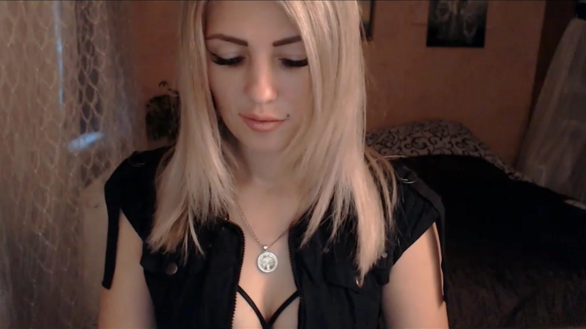 Gallery image thumbnail from SabineW's myfreecams stream on, 11/16/2022, 13:34 image 6 of 20