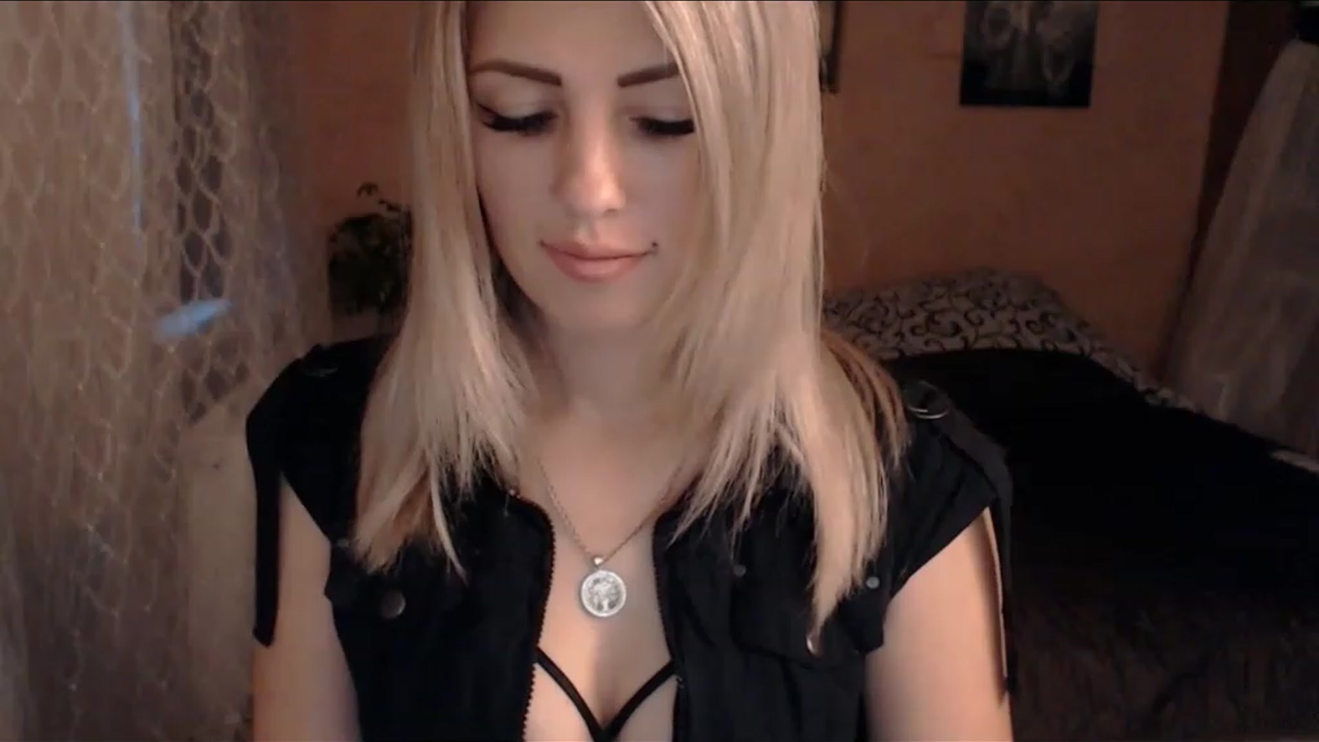Gallery image thumbnail from SabineW's myfreecams stream on, 11/16/2022, 13:34 image 16 of 20