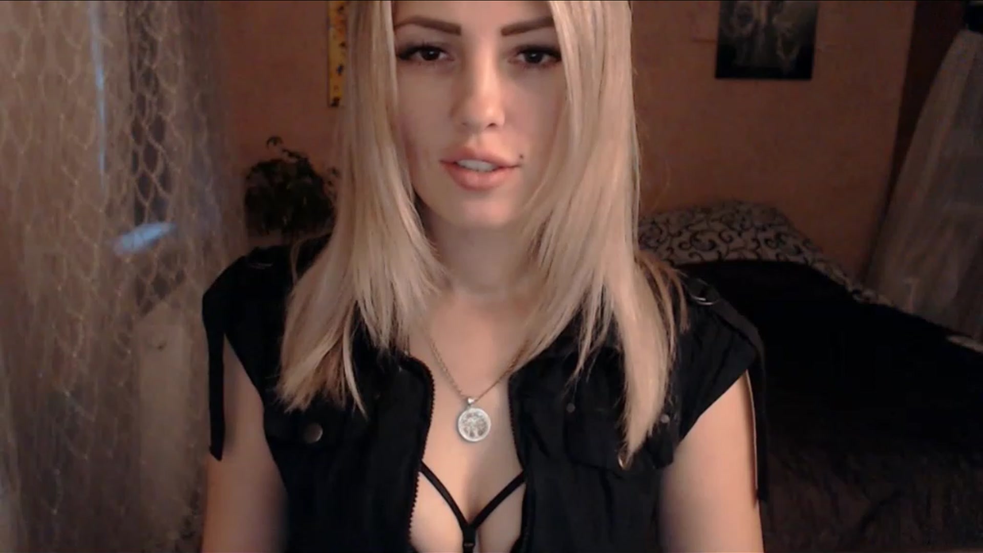 Gallery image thumbnail from SabineW's myfreecams stream on, 11/16/2022, 13:34 image 9 of 20