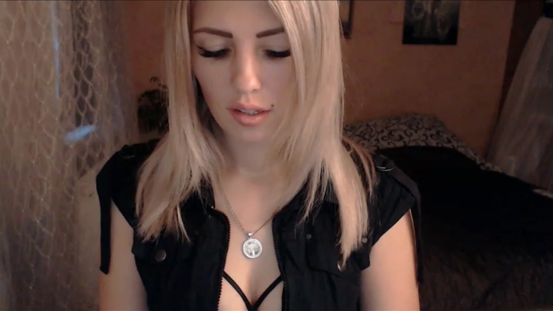 Gallery image thumbnail from SabineW's myfreecams stream on, 11/16/2022, 13:34 image 10 of 20