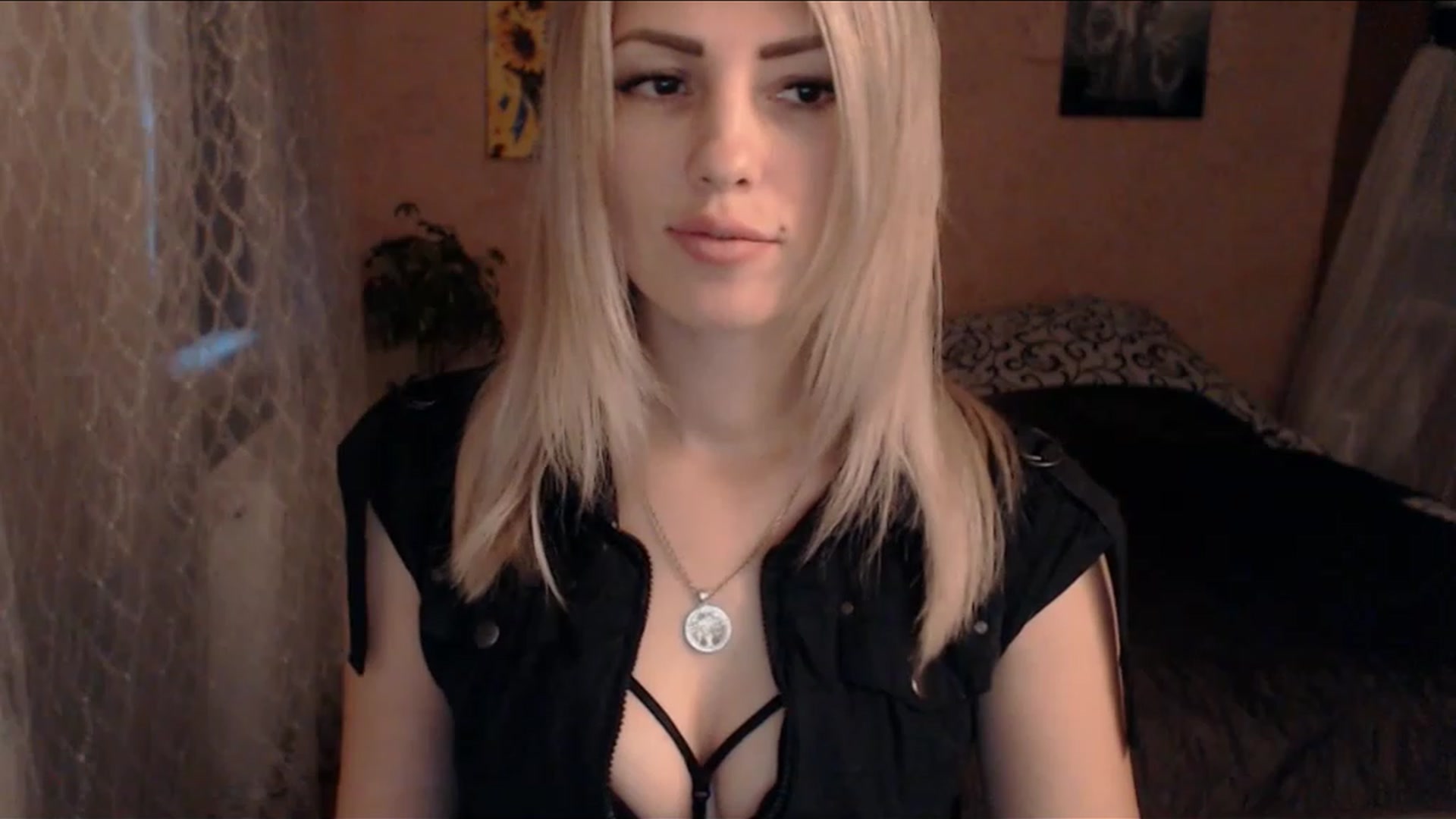 Gallery image thumbnail from SabineW's myfreecams stream on, 11/16/2022, 13:34 image 15 of 20