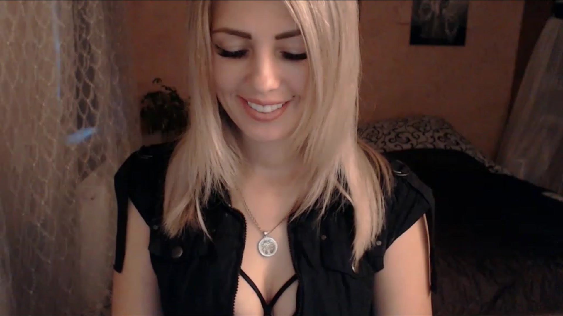 Gallery image thumbnail from SabineW's myfreecams stream on, 11/16/2022, 13:34 image 17 of 20