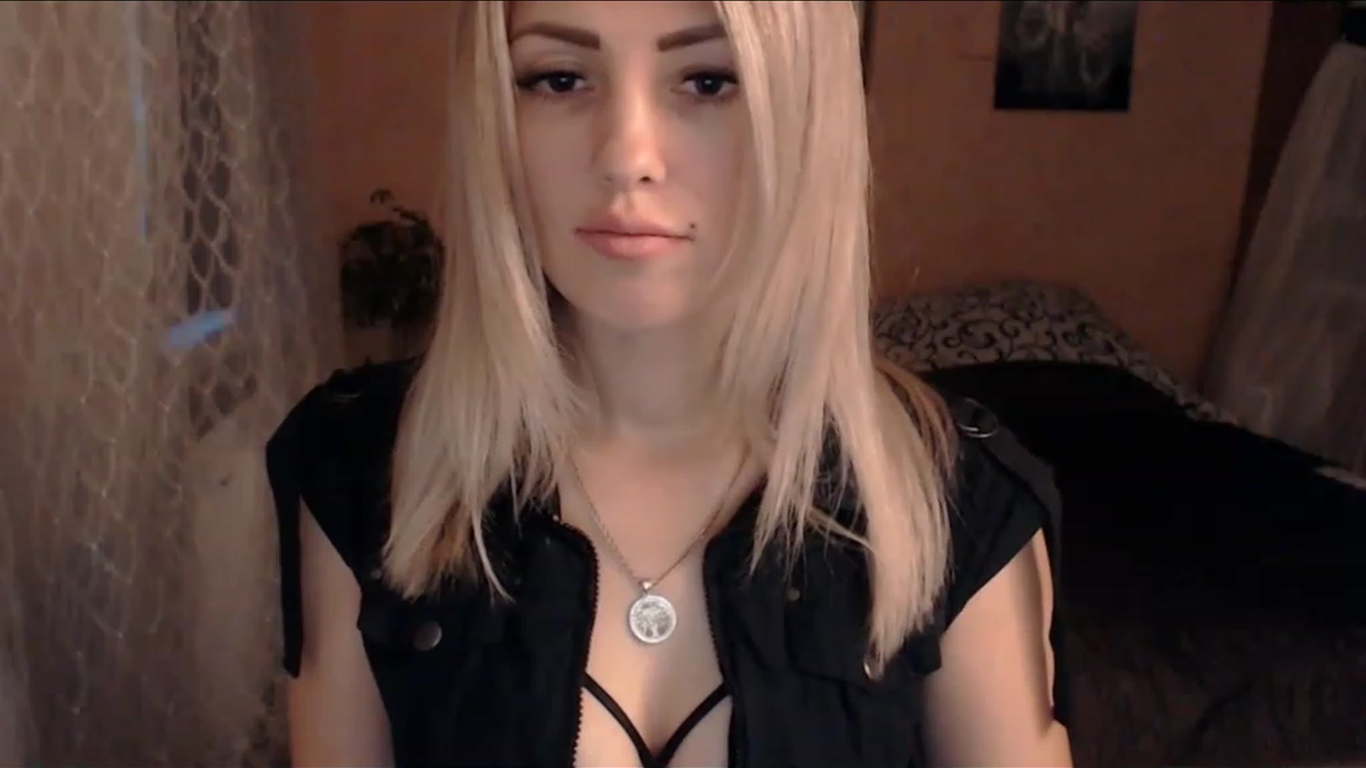 Gallery image thumbnail from SabineW's myfreecams stream on, 11/16/2022, 13:34 image 18 of 20