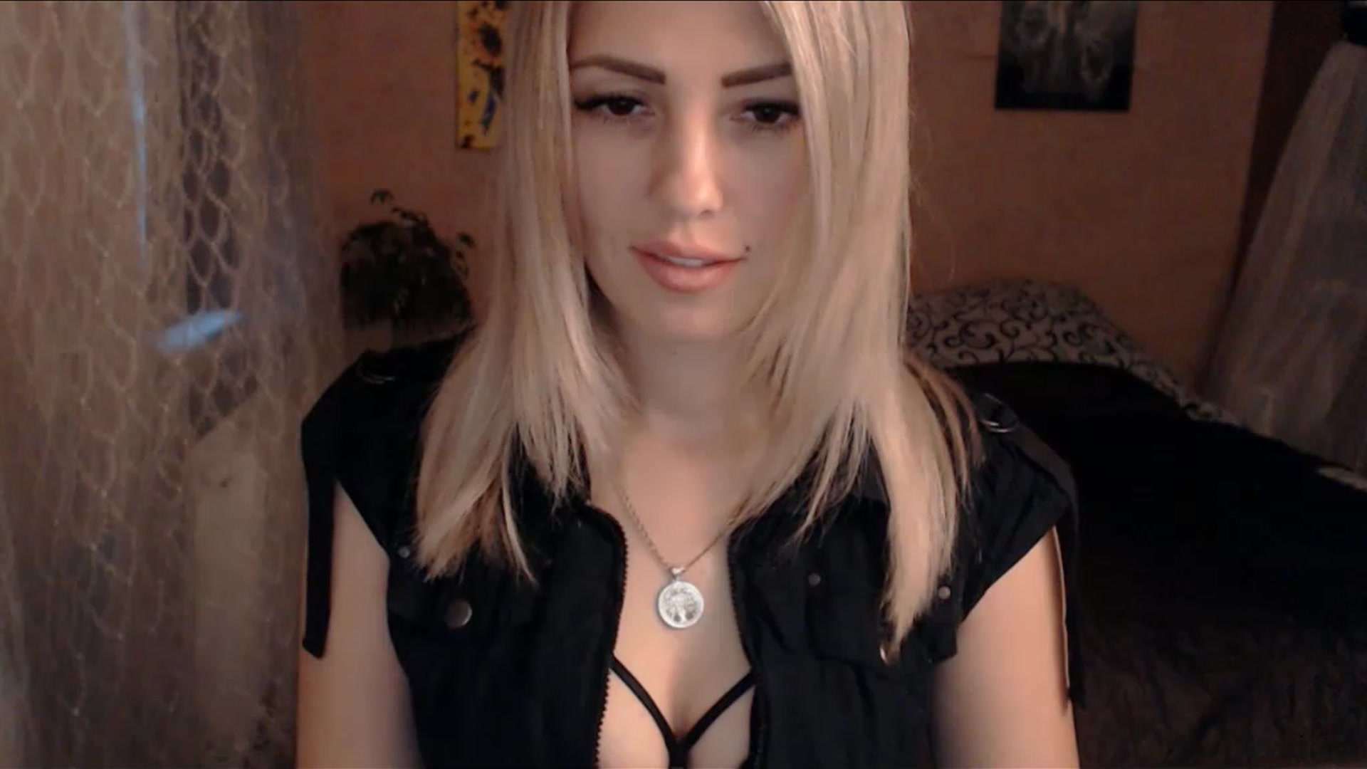 Gallery image thumbnail from SabineW's myfreecams stream on, 11/16/2022, 13:34 image 11 of 20