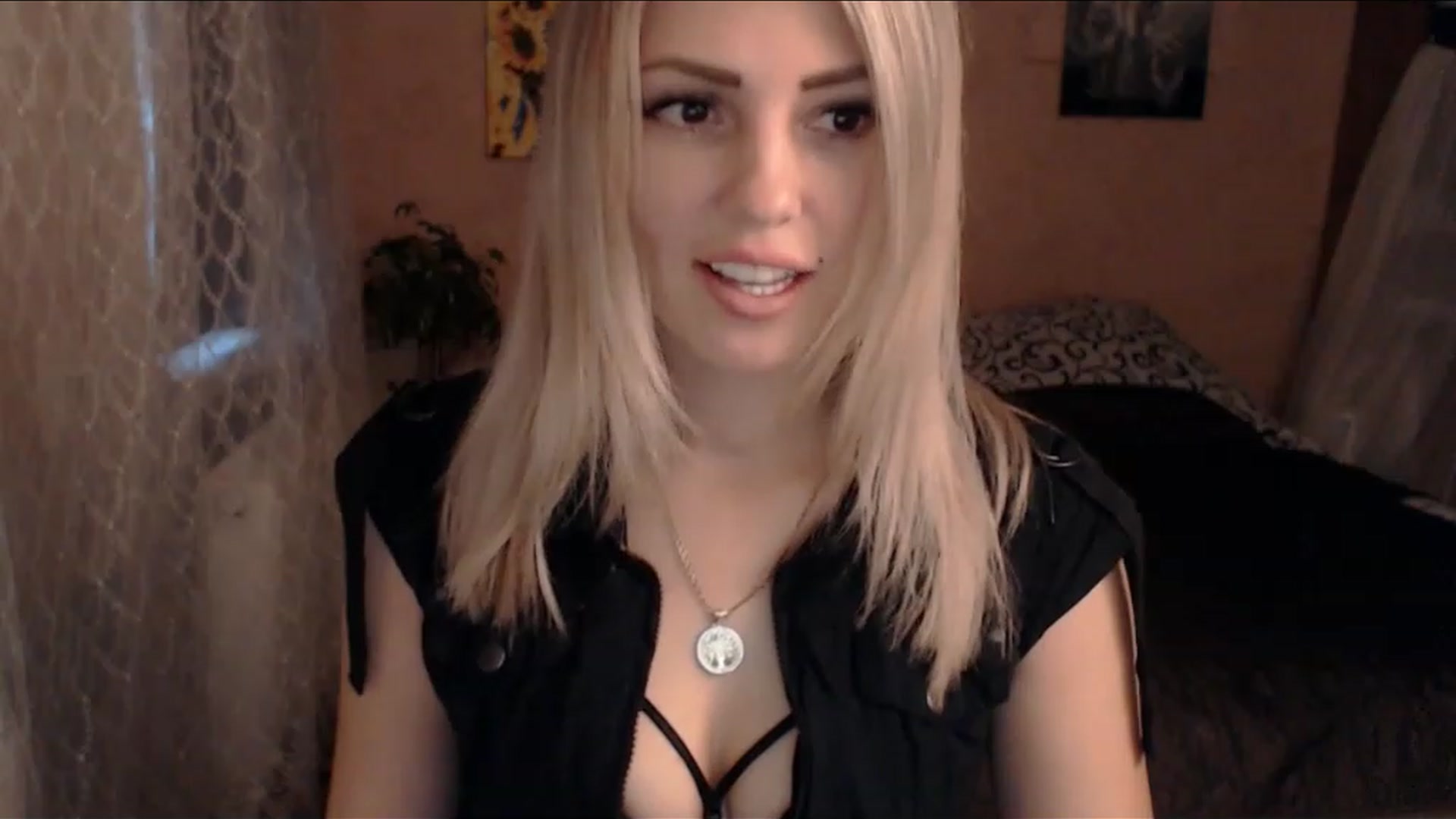 Gallery image thumbnail from SabineW's myfreecams stream on, 11/16/2022, 13:34 image 4 of 20