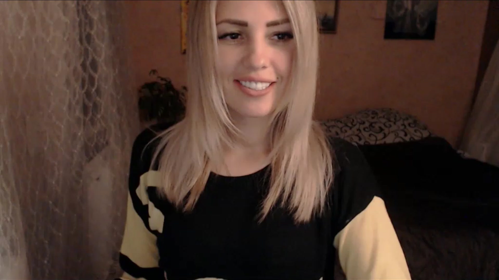 Gallery image thumbnail from SabineW's myfreecams stream on, 11/16/2022, 15:26 image 14 of 20