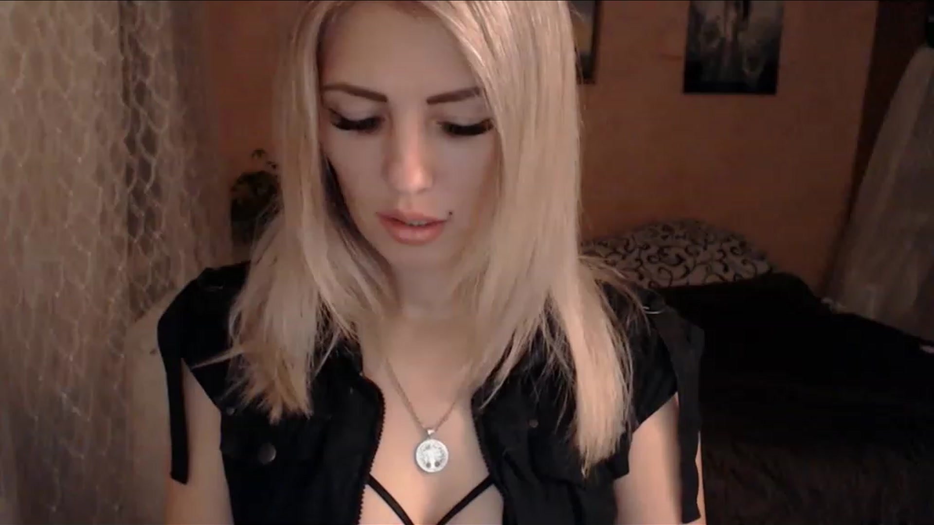 Gallery image thumbnail from SabineW's myfreecams stream on, 11/16/2022, 15:26 image 4 of 20