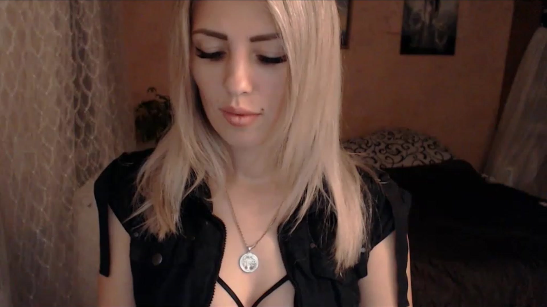Gallery image thumbnail from SabineW's myfreecams stream on, 11/16/2022, 15:26 image 6 of 20