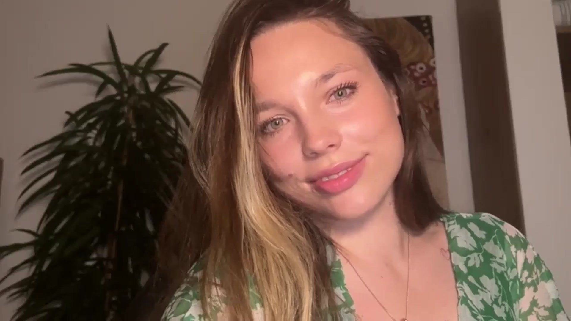 Gallery image thumbnail from SabrinaGolden's myfreecams stream on, 09/26/2024, 20:21 image 20 of 20