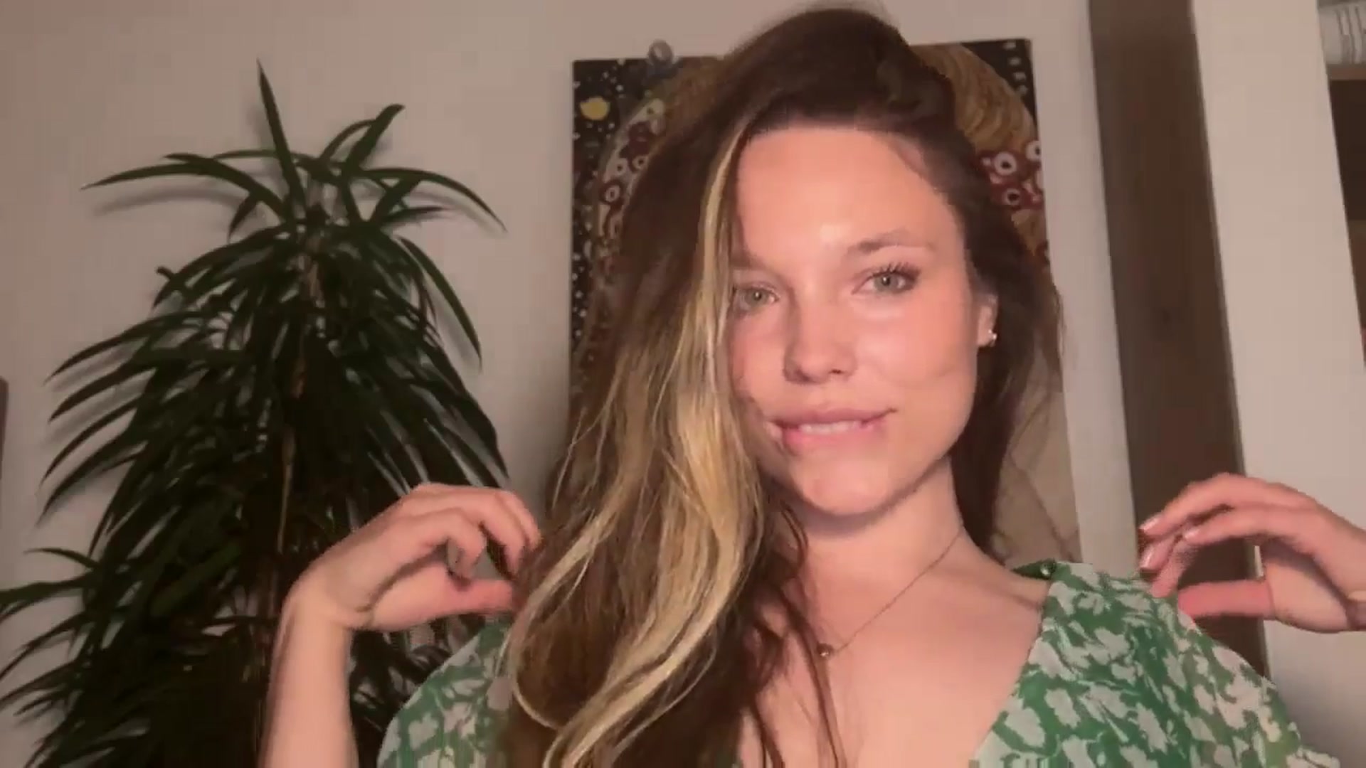 Gallery image thumbnail from SabrinaGolden's myfreecams stream on, 09/26/2024, 20:21 image 11 of 20