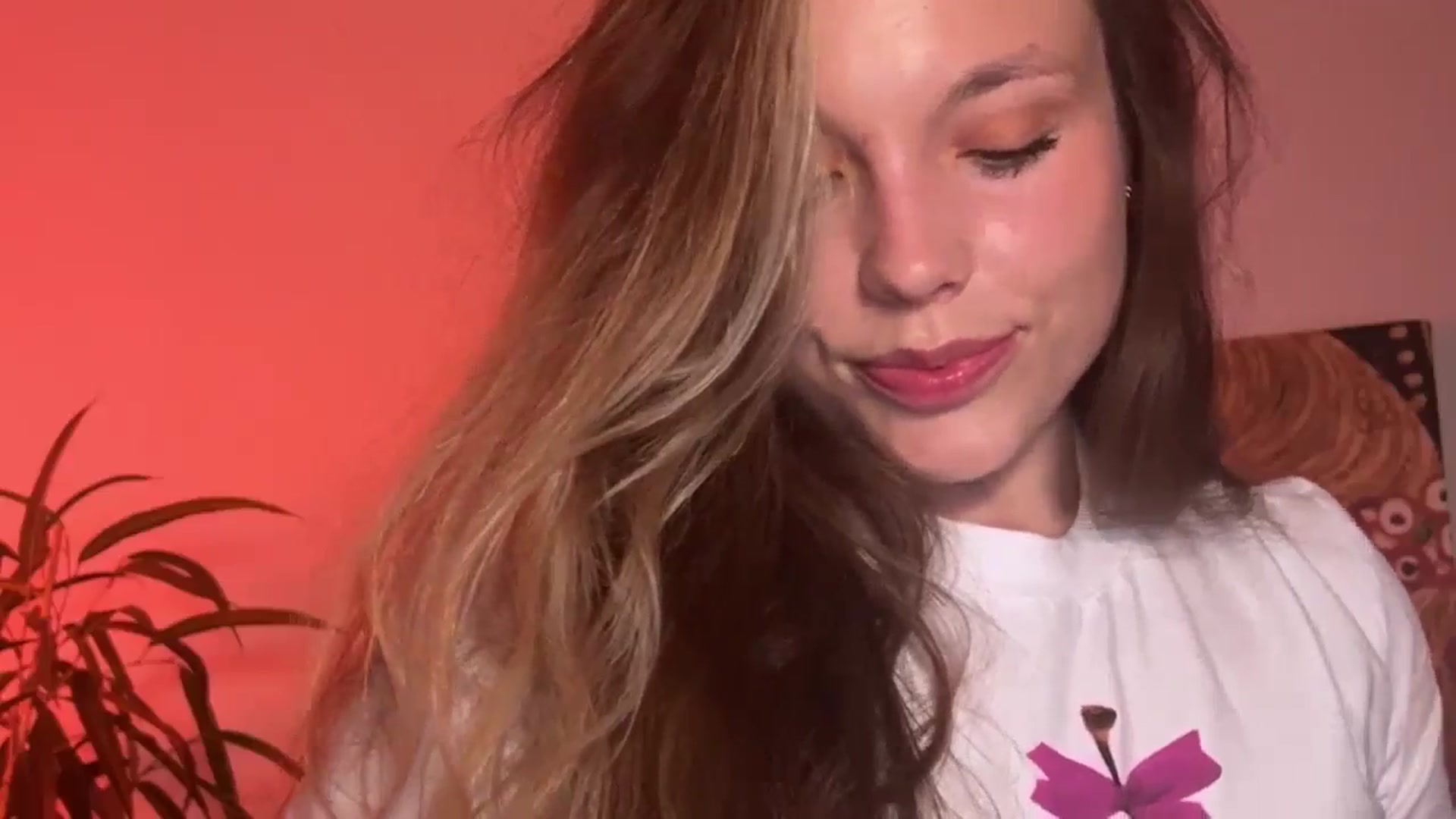 Gallery image thumbnail from SabrinaGolden's myfreecams stream on, 09/27/2024, 19:06 image 15 of 20