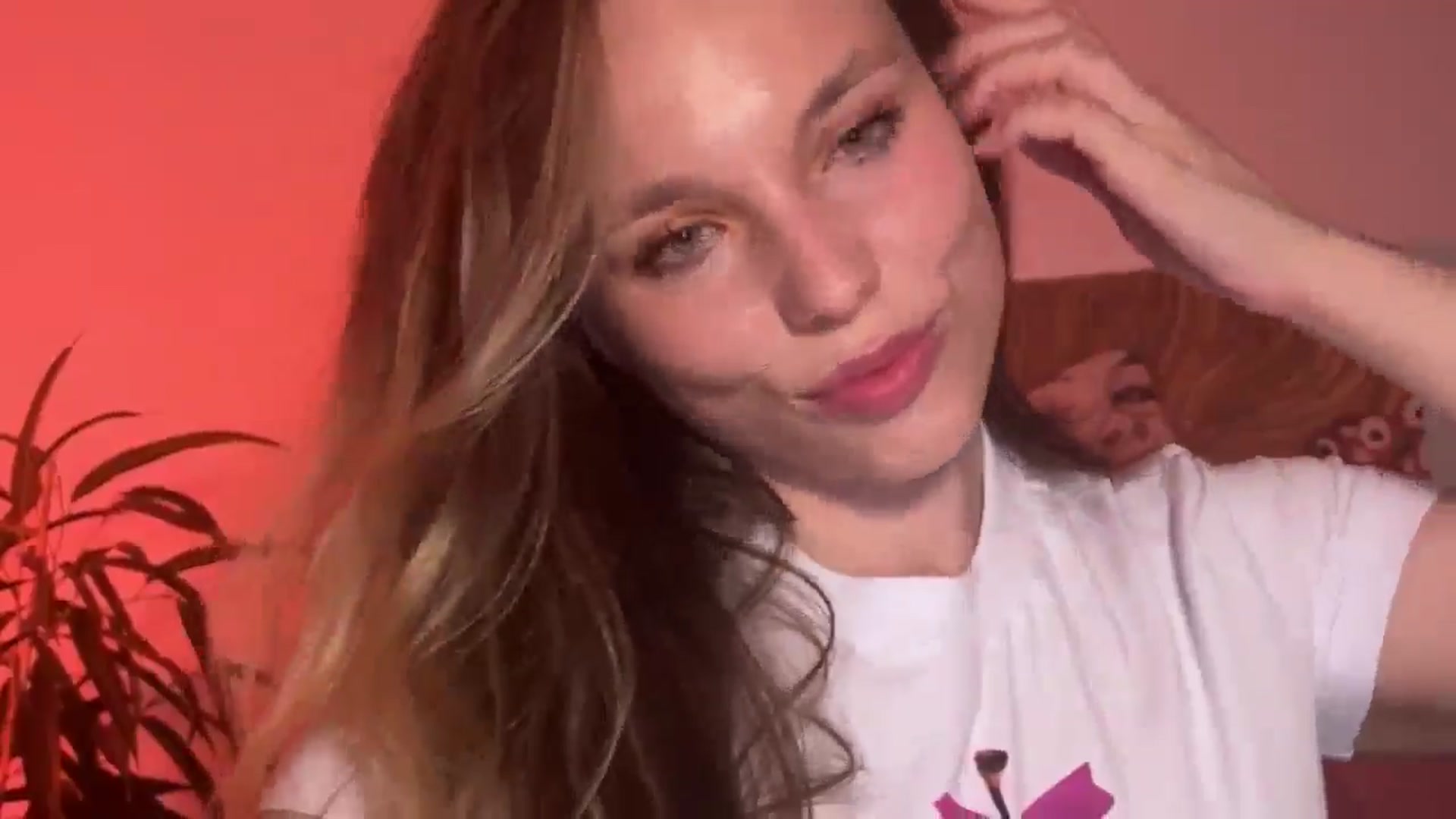 Gallery image thumbnail from SabrinaGolden's myfreecams stream on, 09/27/2024, 19:06 image 5 of 20