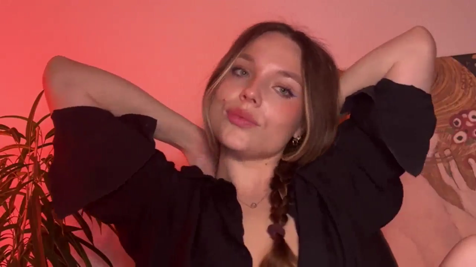 Gallery image thumbnail from SabrinaGolden's myfreecams stream on, 09/28/2024, 19:54 image 18 of 20
