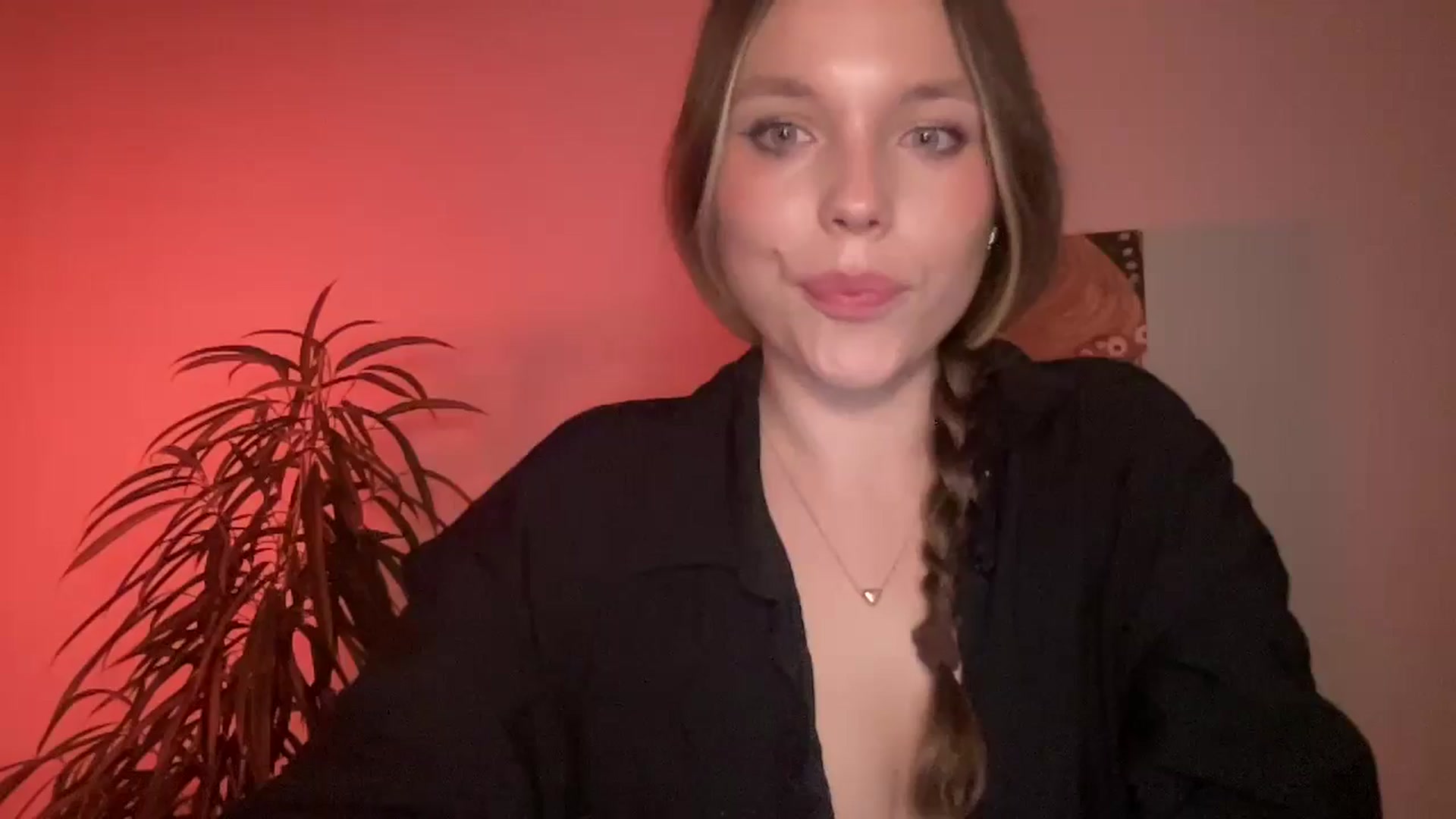 Gallery image thumbnail from SabrinaGolden's myfreecams stream on, 09/28/2024, 19:54 image 9 of 20
