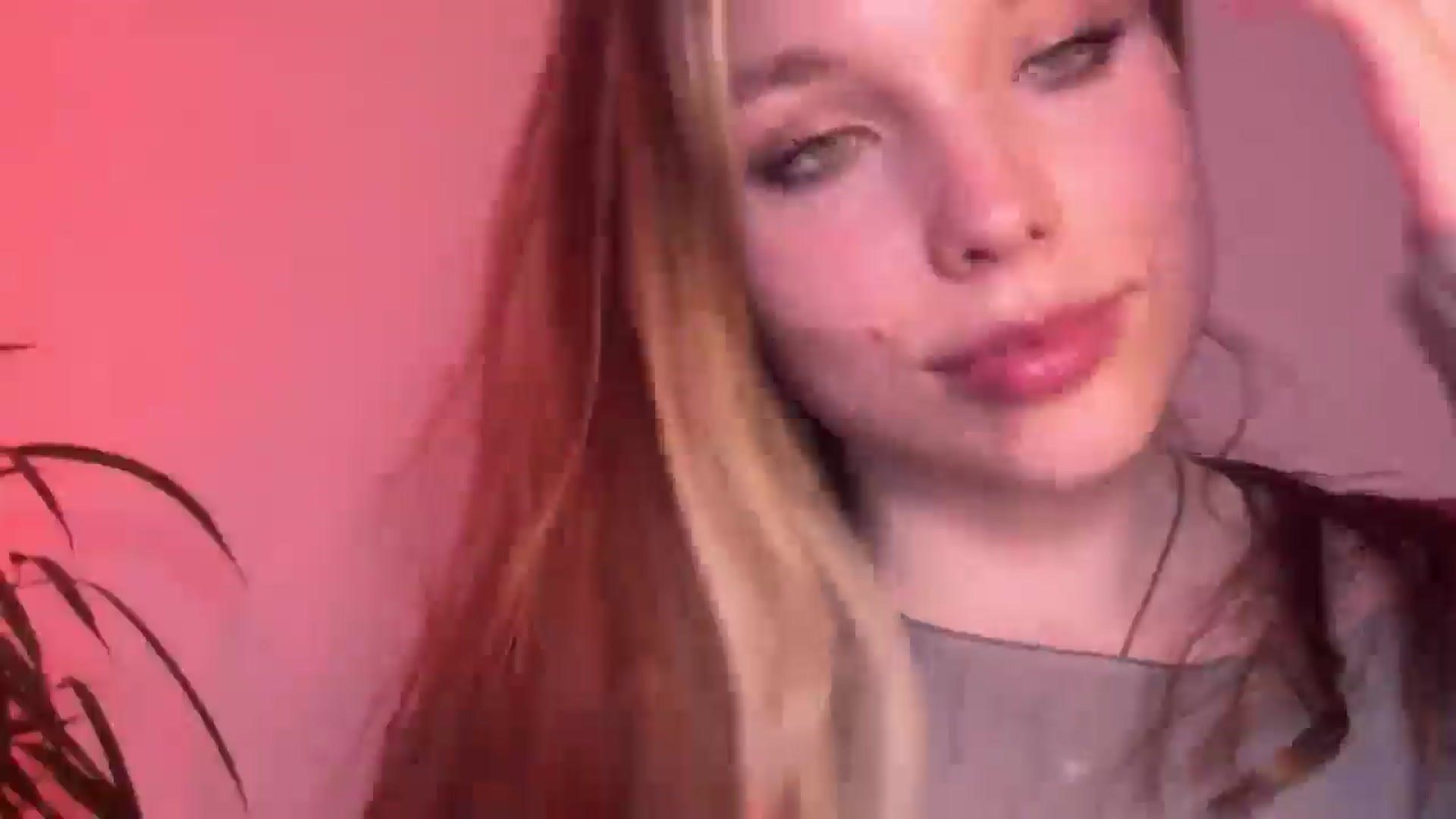 Gallery image thumbnail from SabrinaGolden's myfreecams stream on, 10/19/2024, 21:51 image 10 of 20